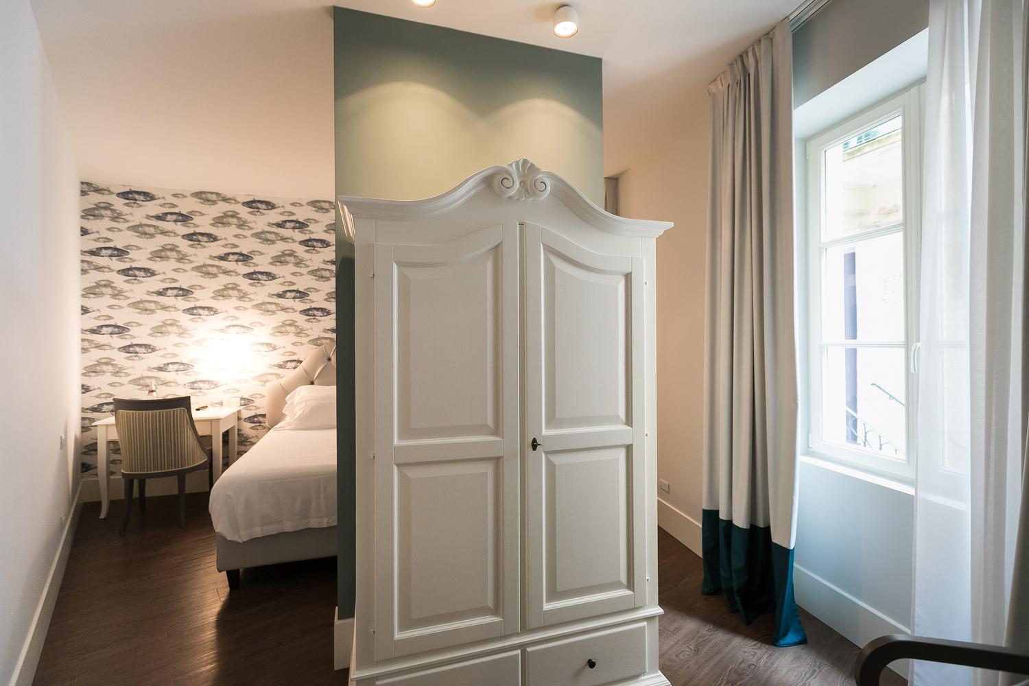 Deluxe Double or Twin Room with City View - Photo 5