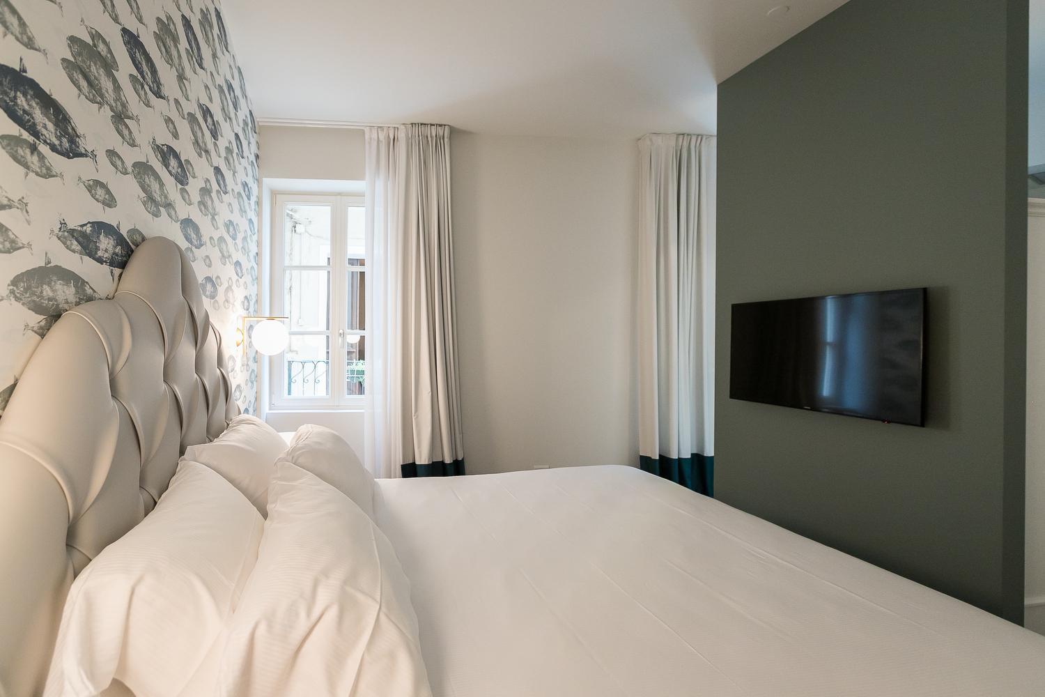 Deluxe Double or Twin Room with City View - Photo 3