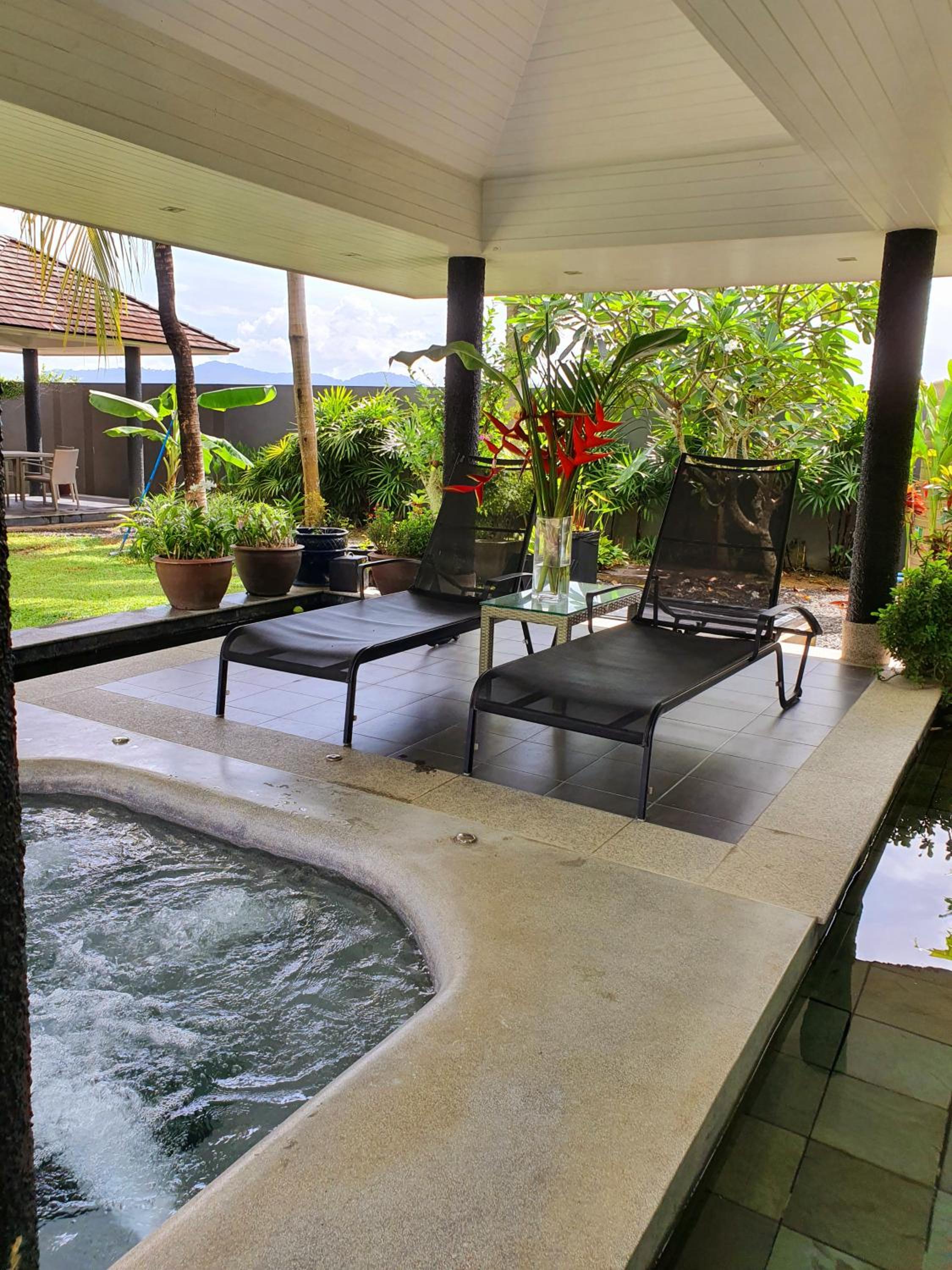 Five-Bedroom Villa photo 2