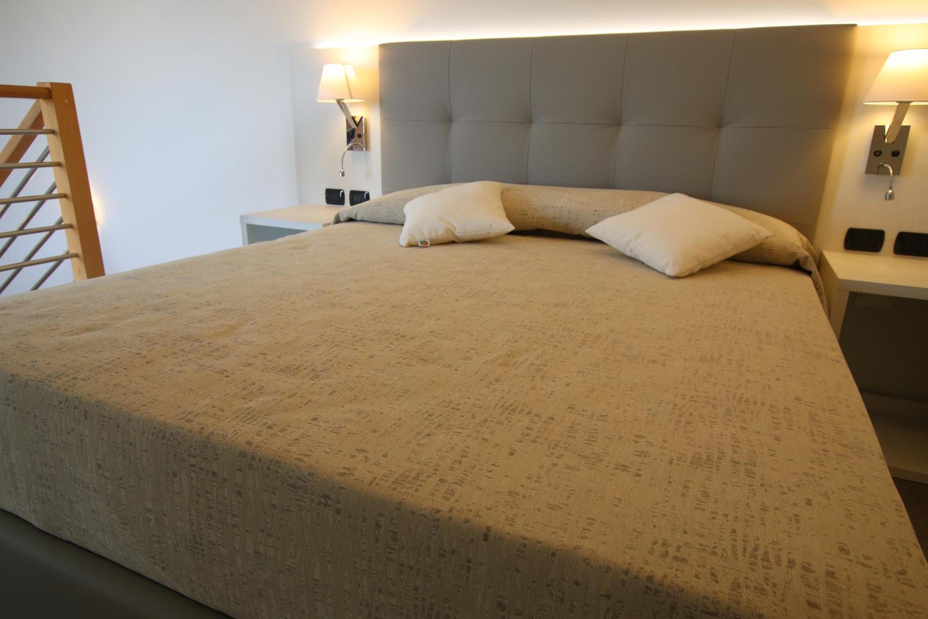 Deluxe Suite with Spa Bath