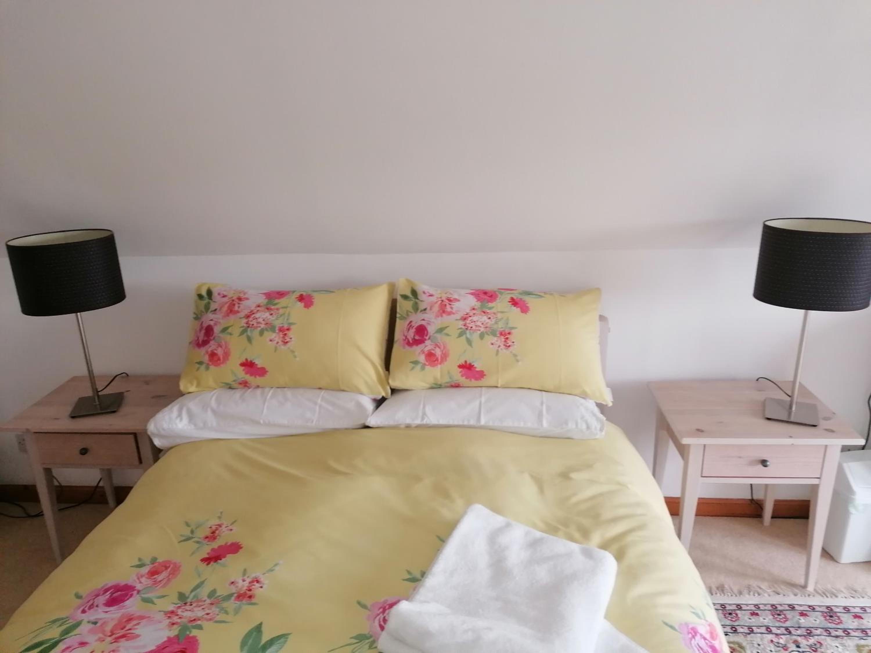 Double Room with Balcony - Photo 9