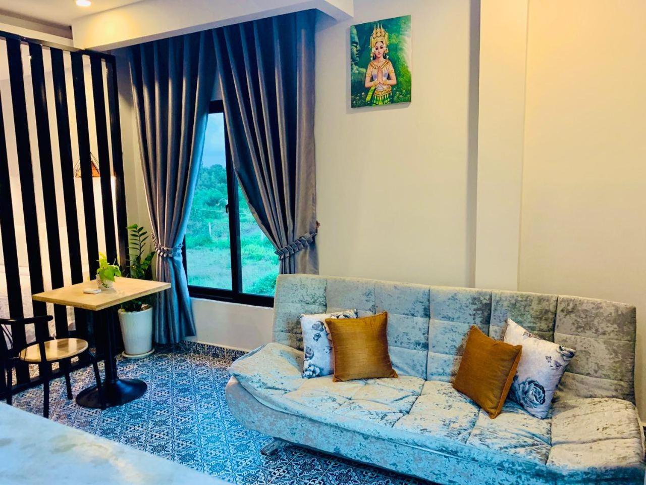 Executive Suite - Photo 7