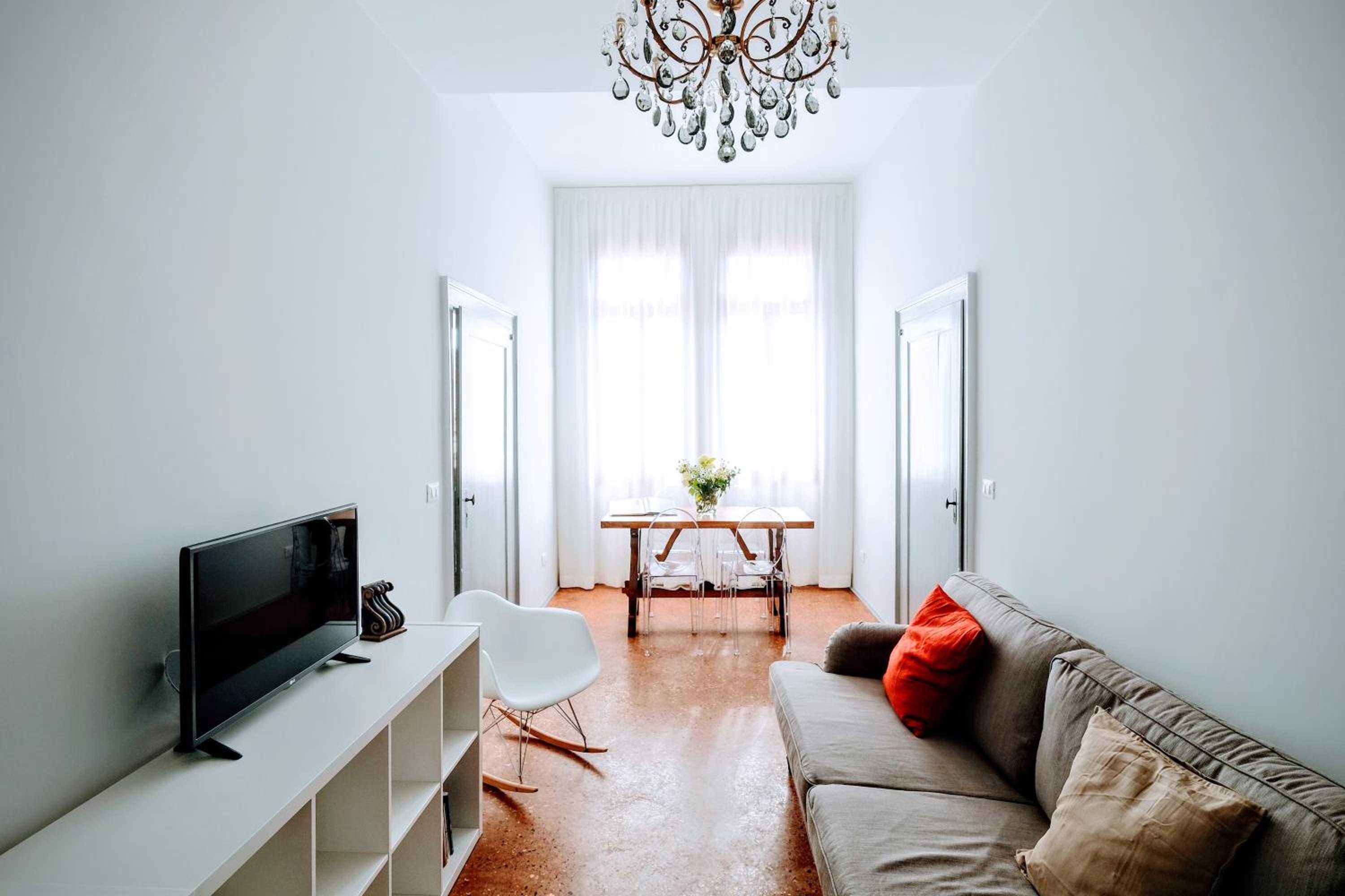 Three-Bedroom Apartment photo 1
