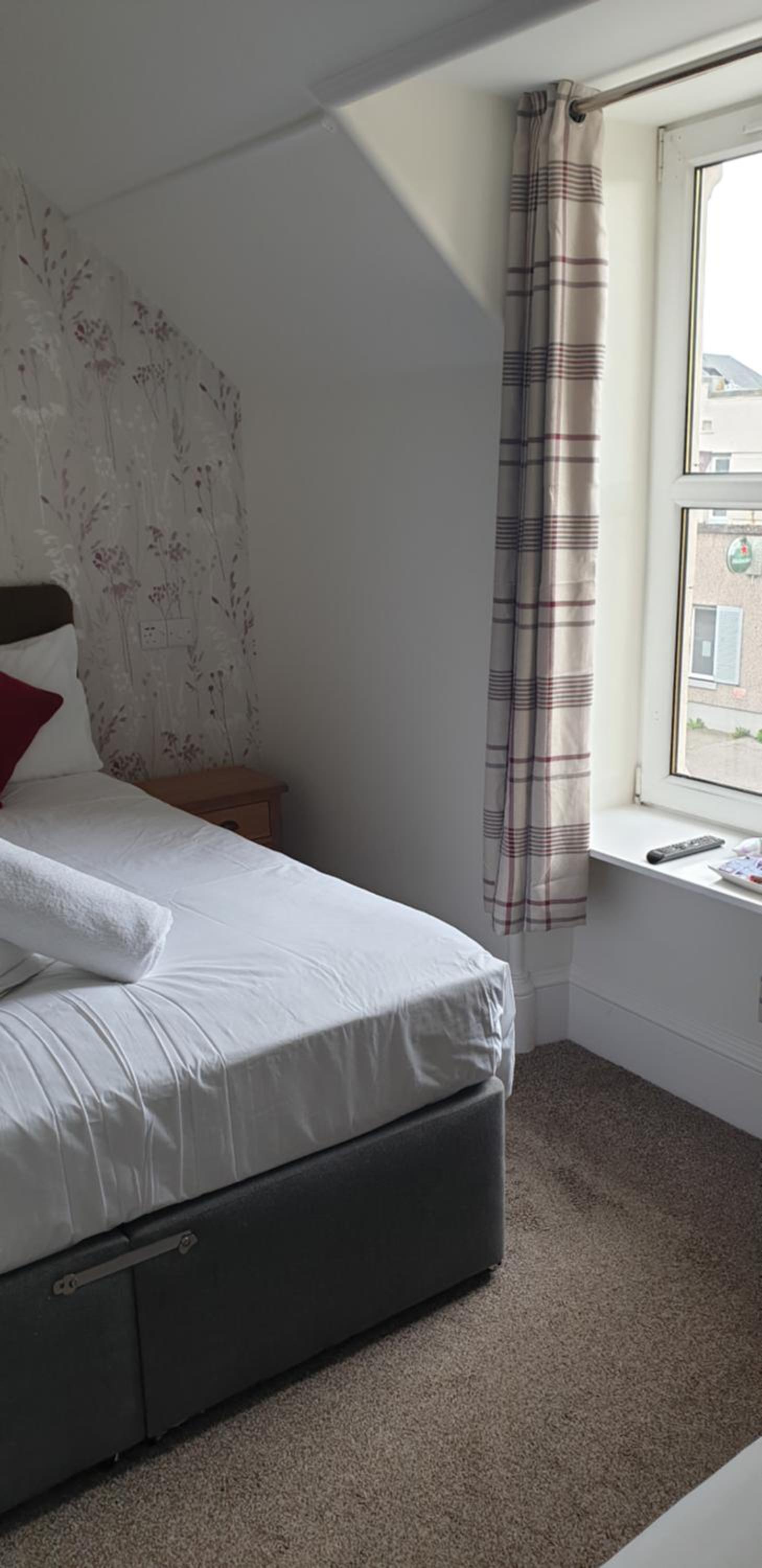 Double or Twin Room - Photo 2