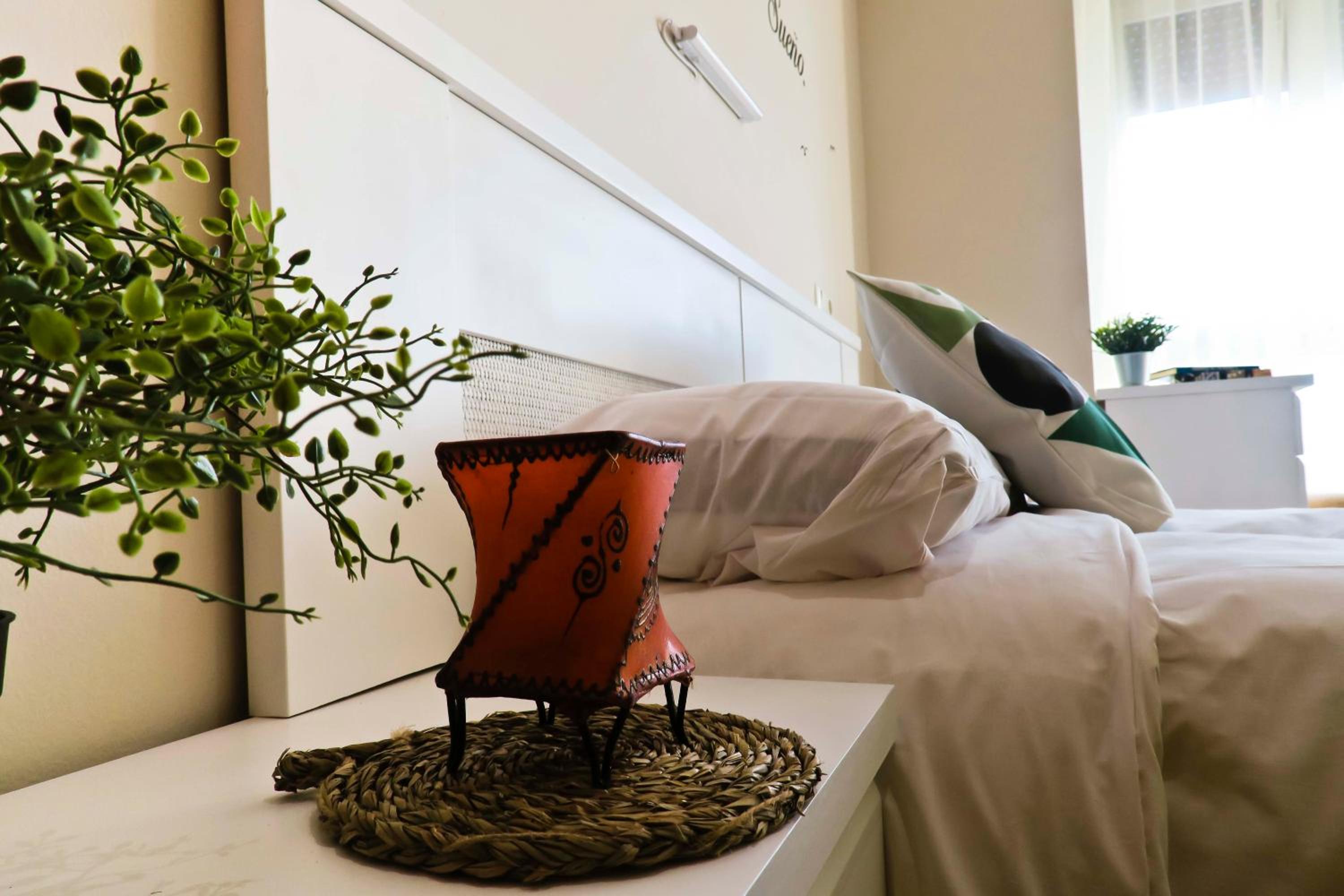 Deluxe Queen Room - Photo 7