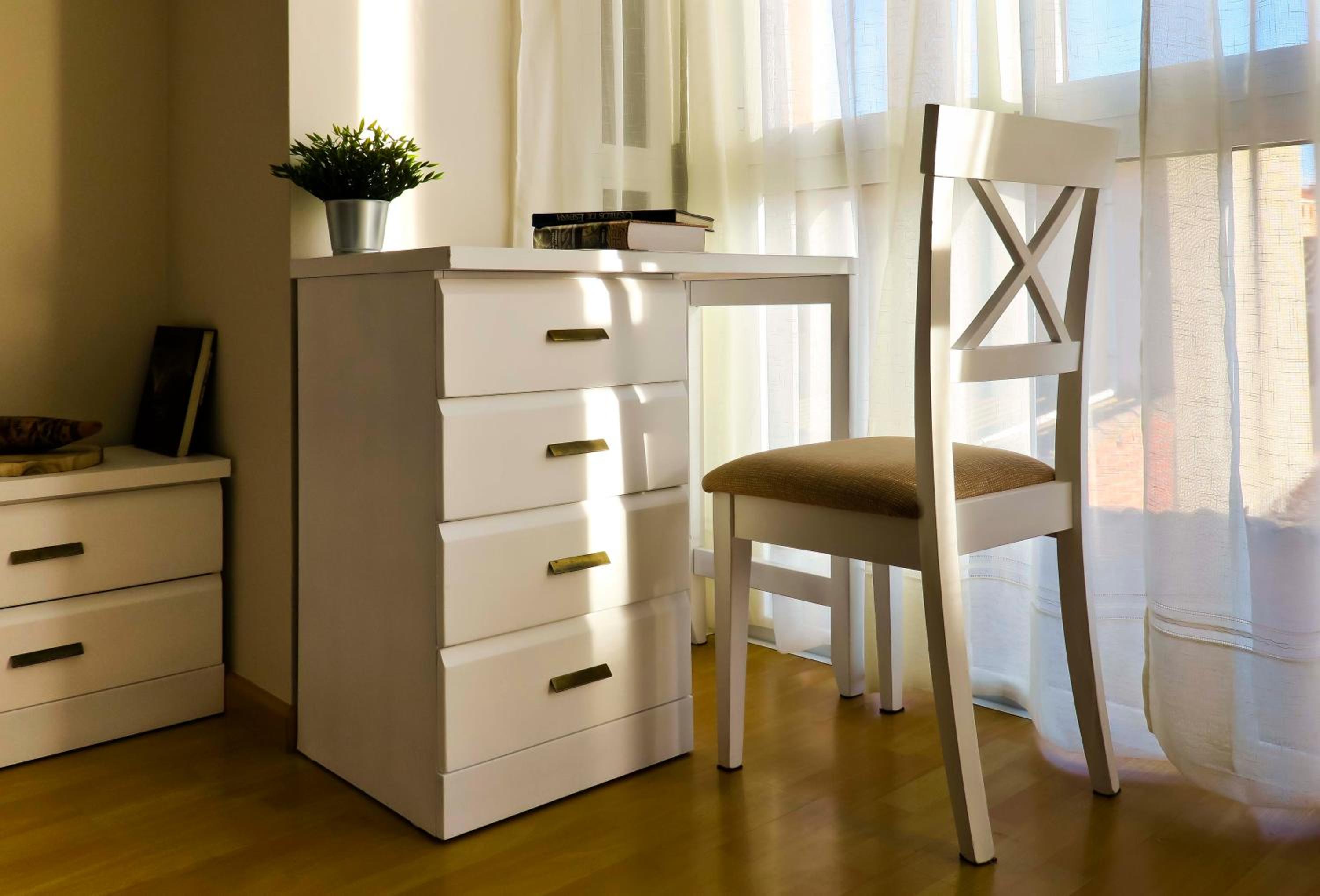 Deluxe Queen Room - Photo 8