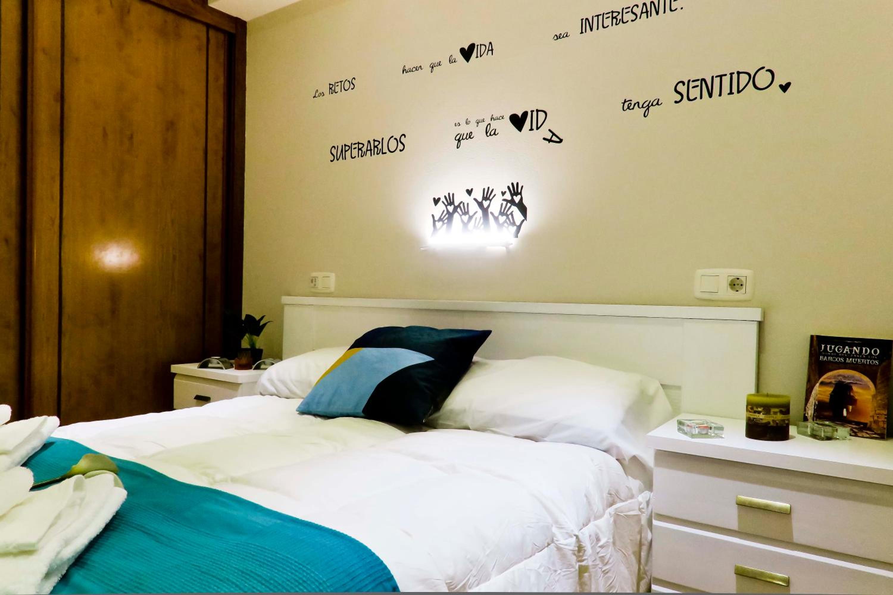 Queen Room - Photo 7