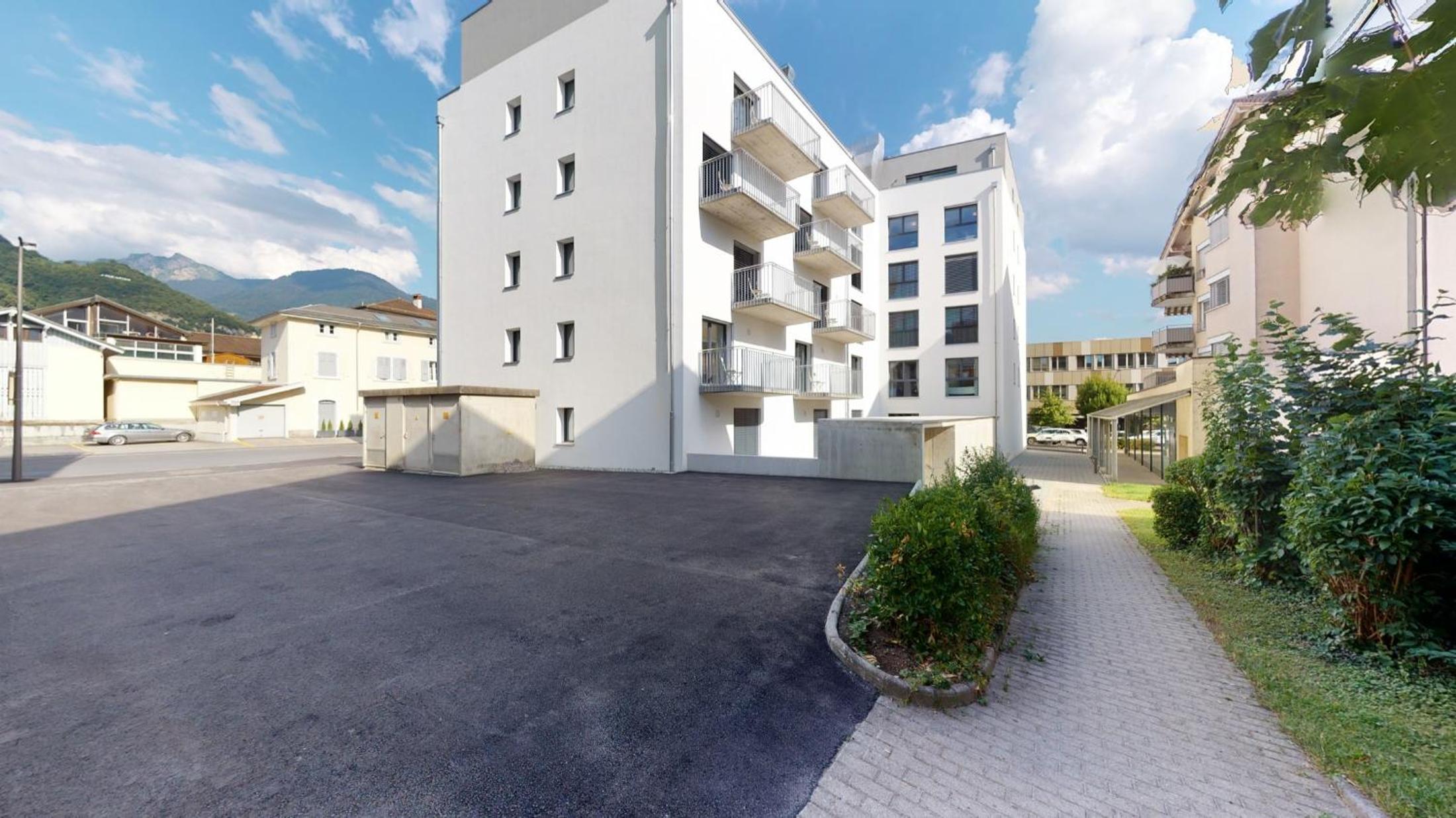 One-Bedroom Apartment