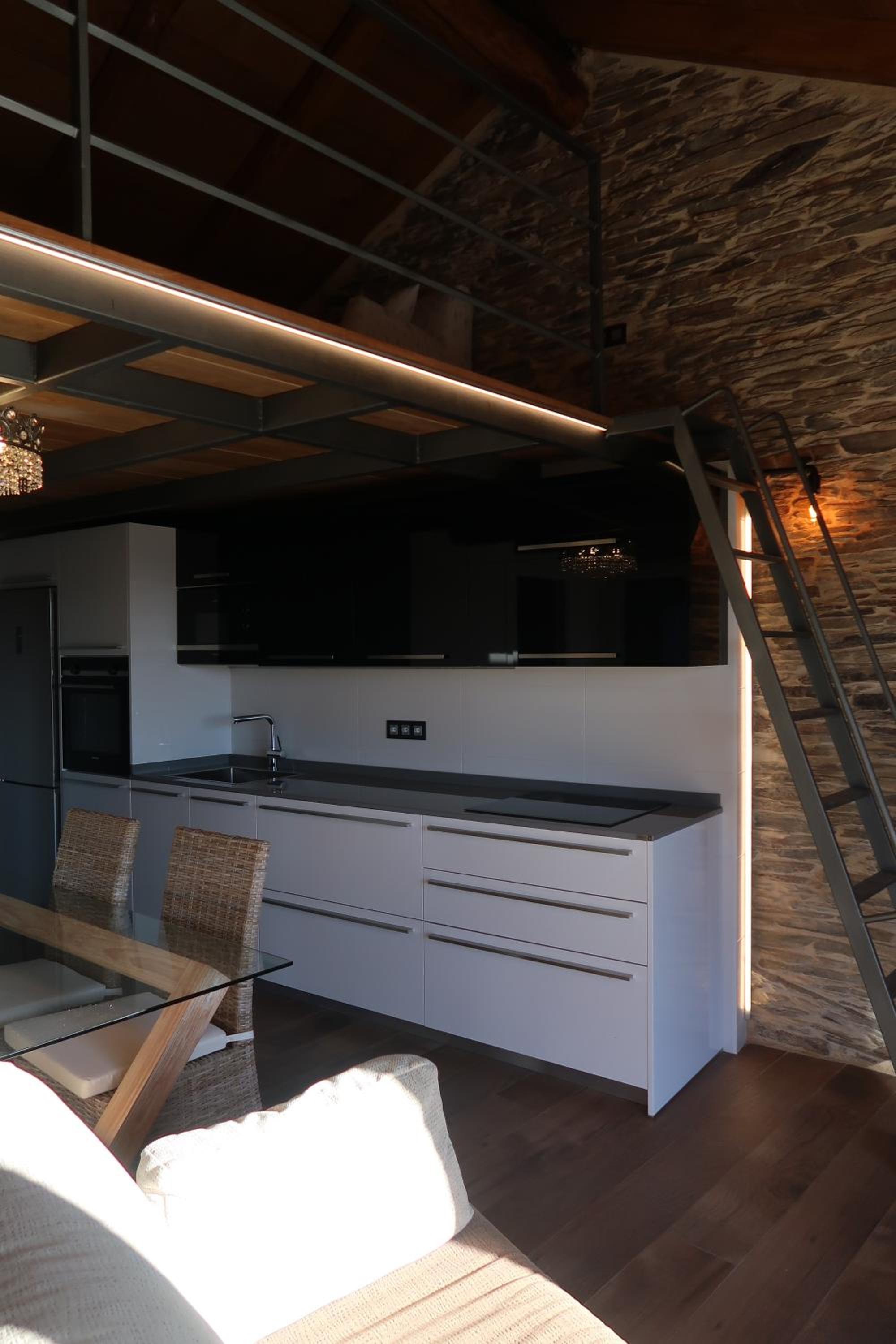 Studio Apartment - Photo 13