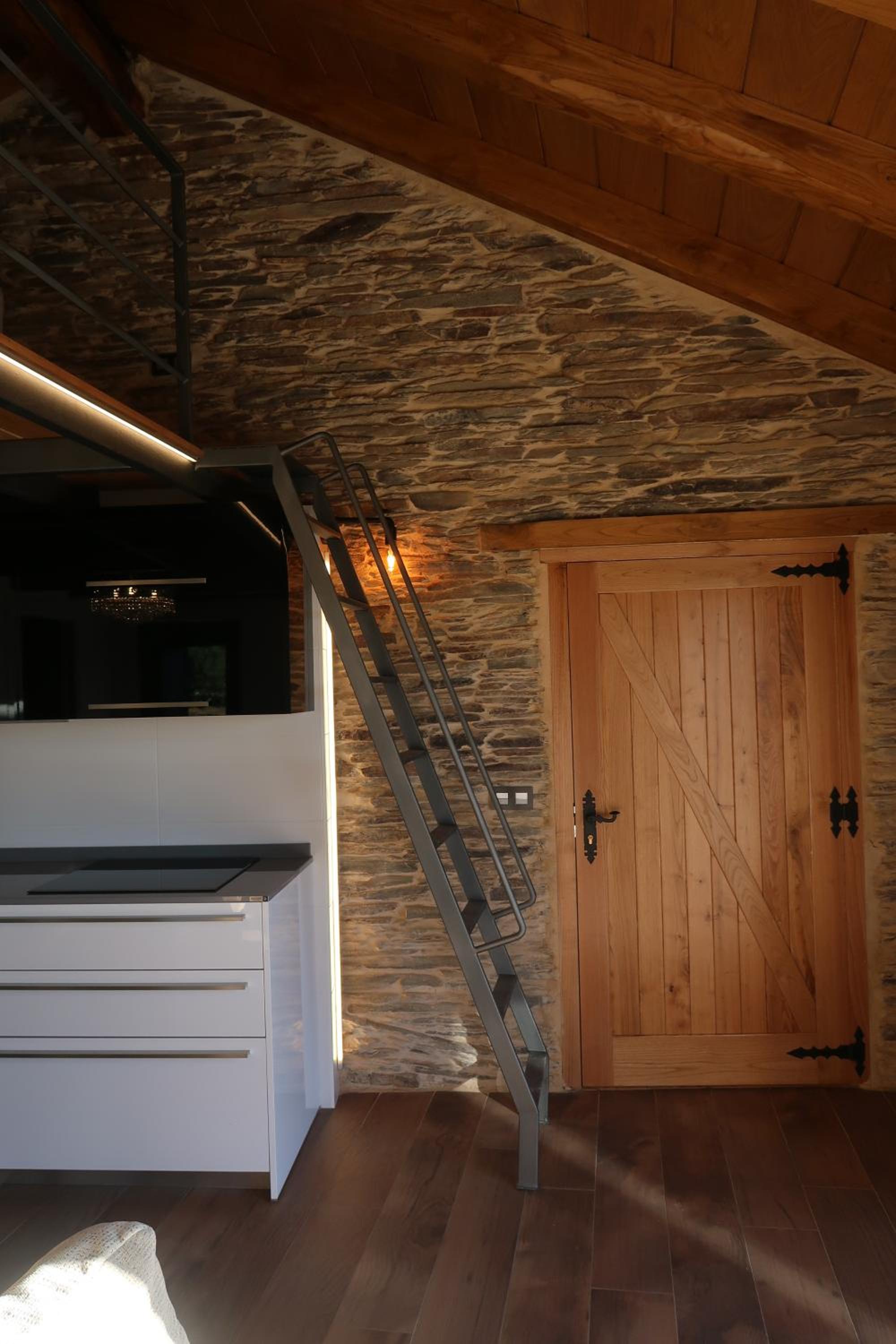 Studio Apartment - Photo 12