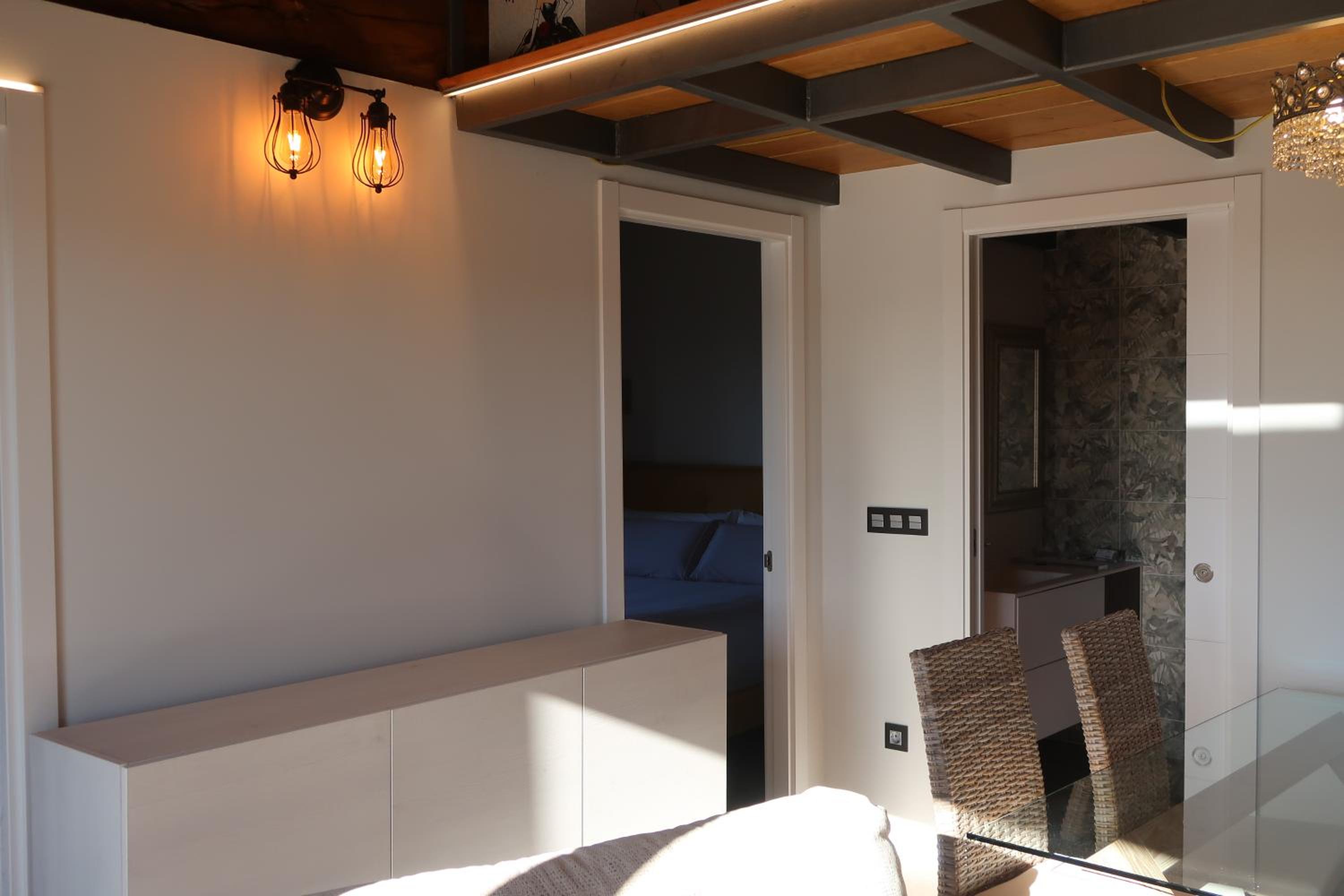 Studio Apartment - Photo 11
