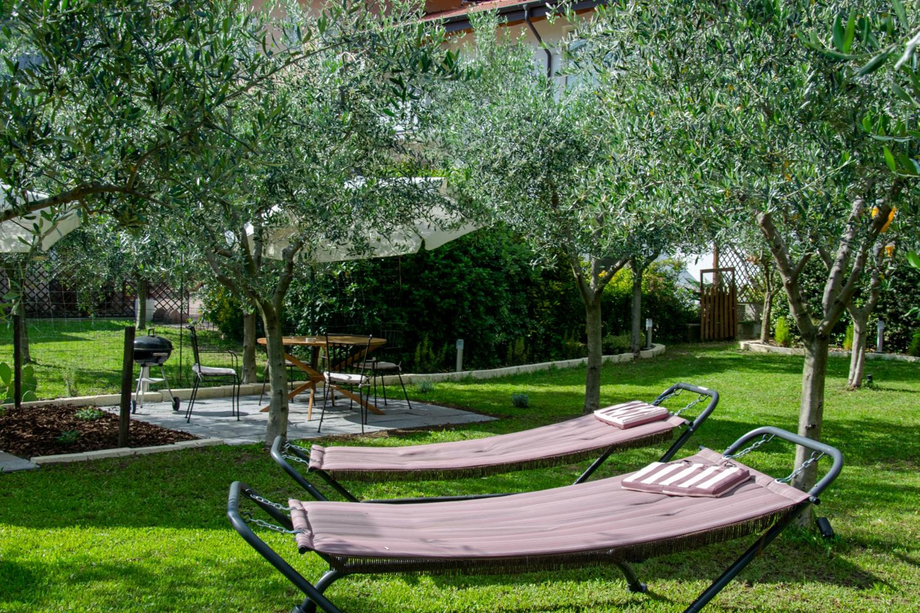 Apartment with Garden View - Photo 43
