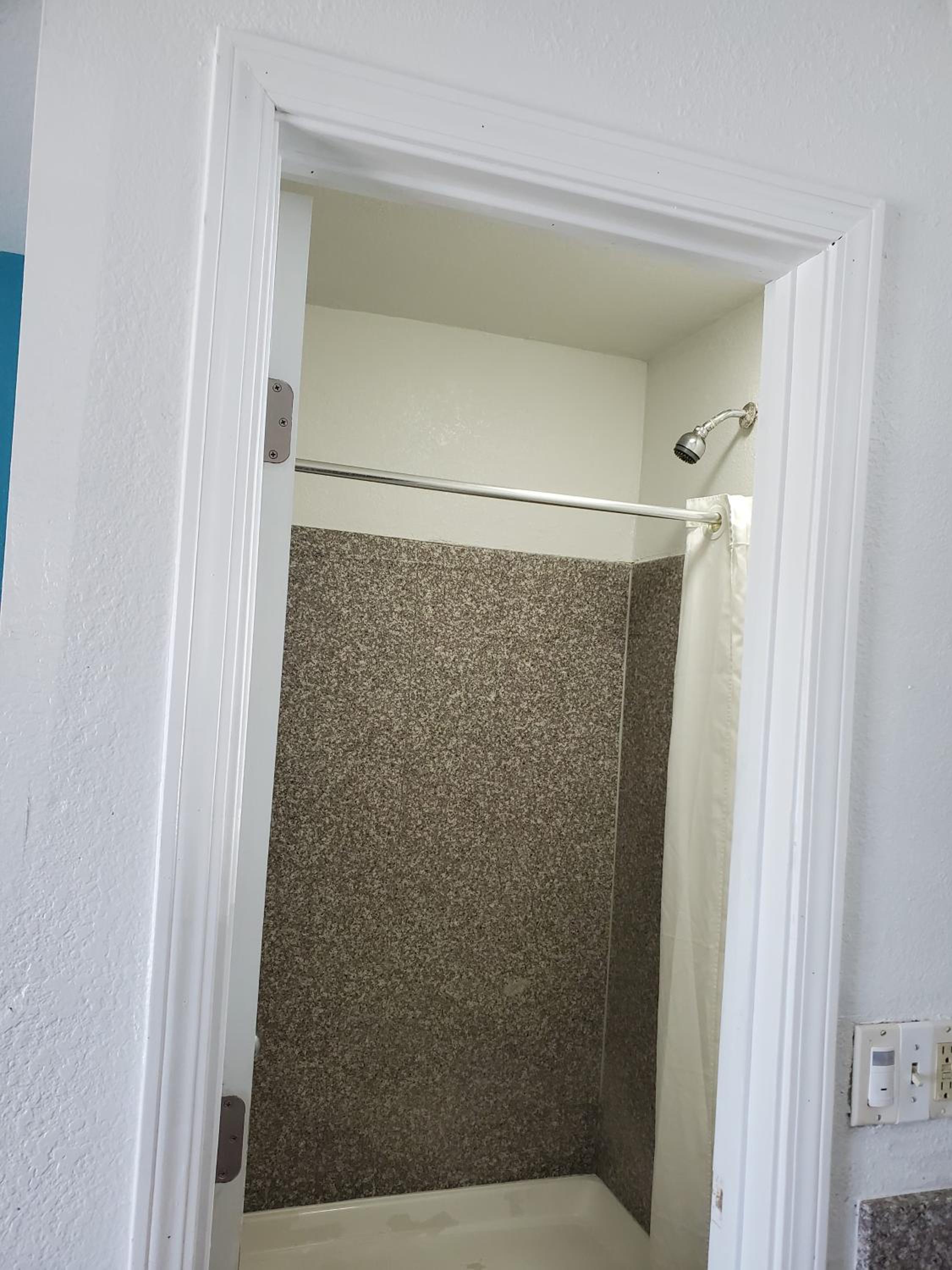 Deluxe Queen Room - Non-Smoking - Photo 5