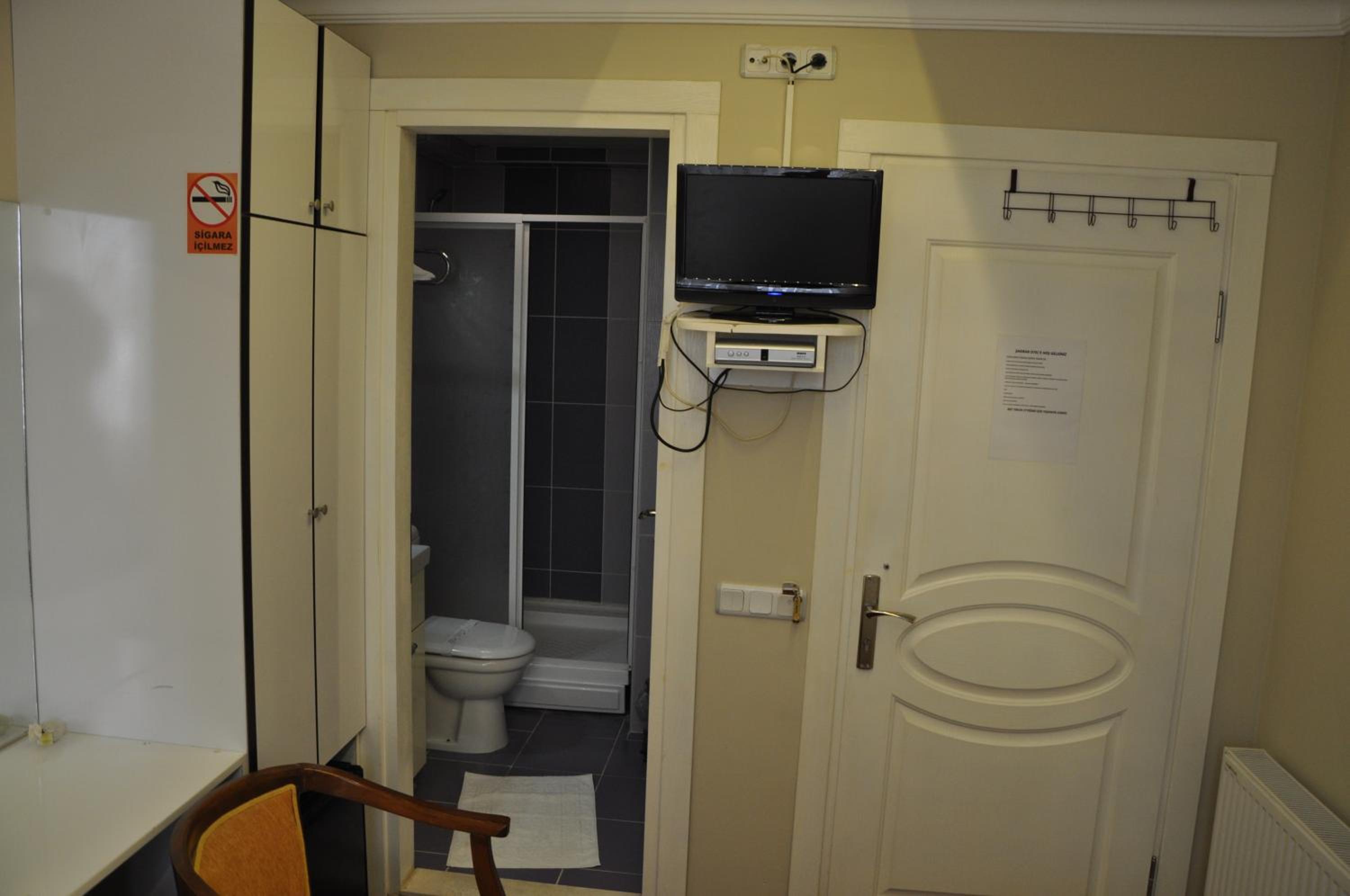 Standard Double or Twin Room photo 2