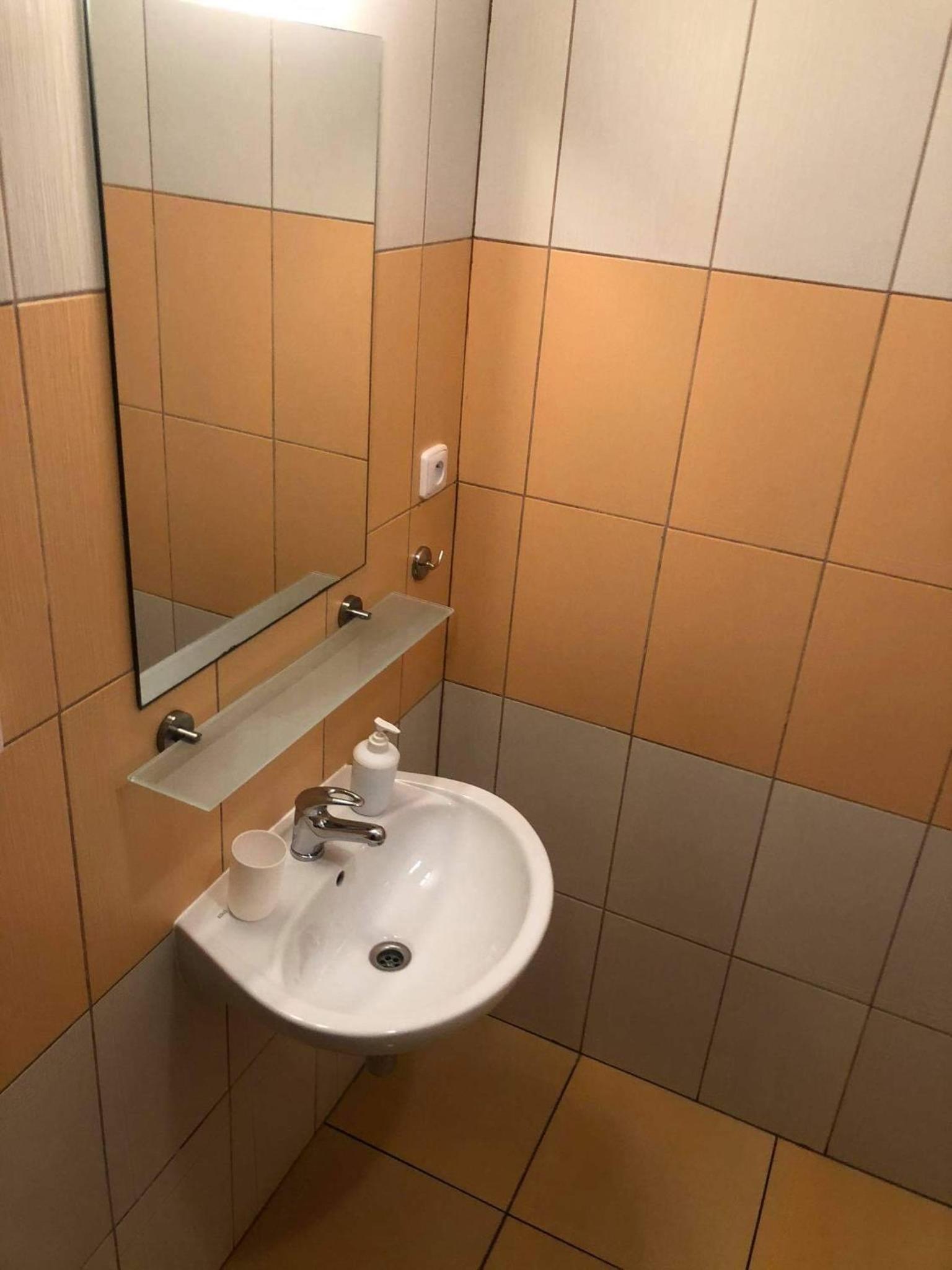 Quadruple Room with Private Bathroom photo 2