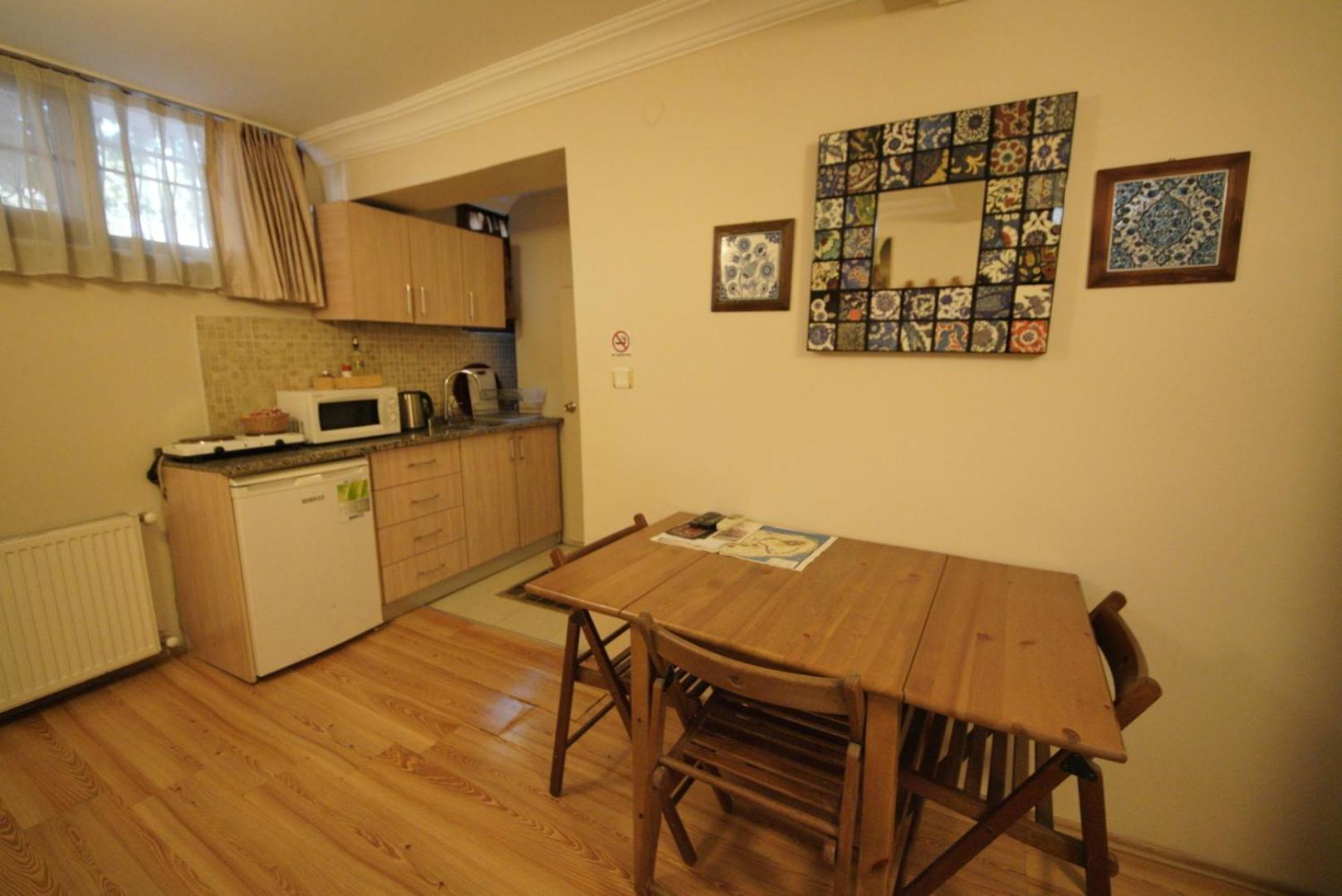 Budget Family Room photo 3