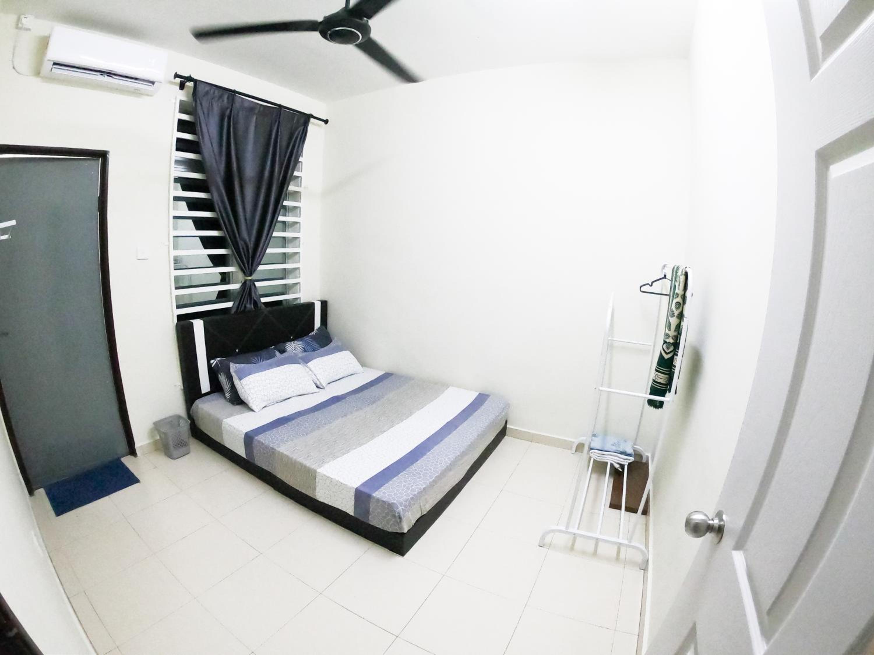 Four-Bedroom House photo 2