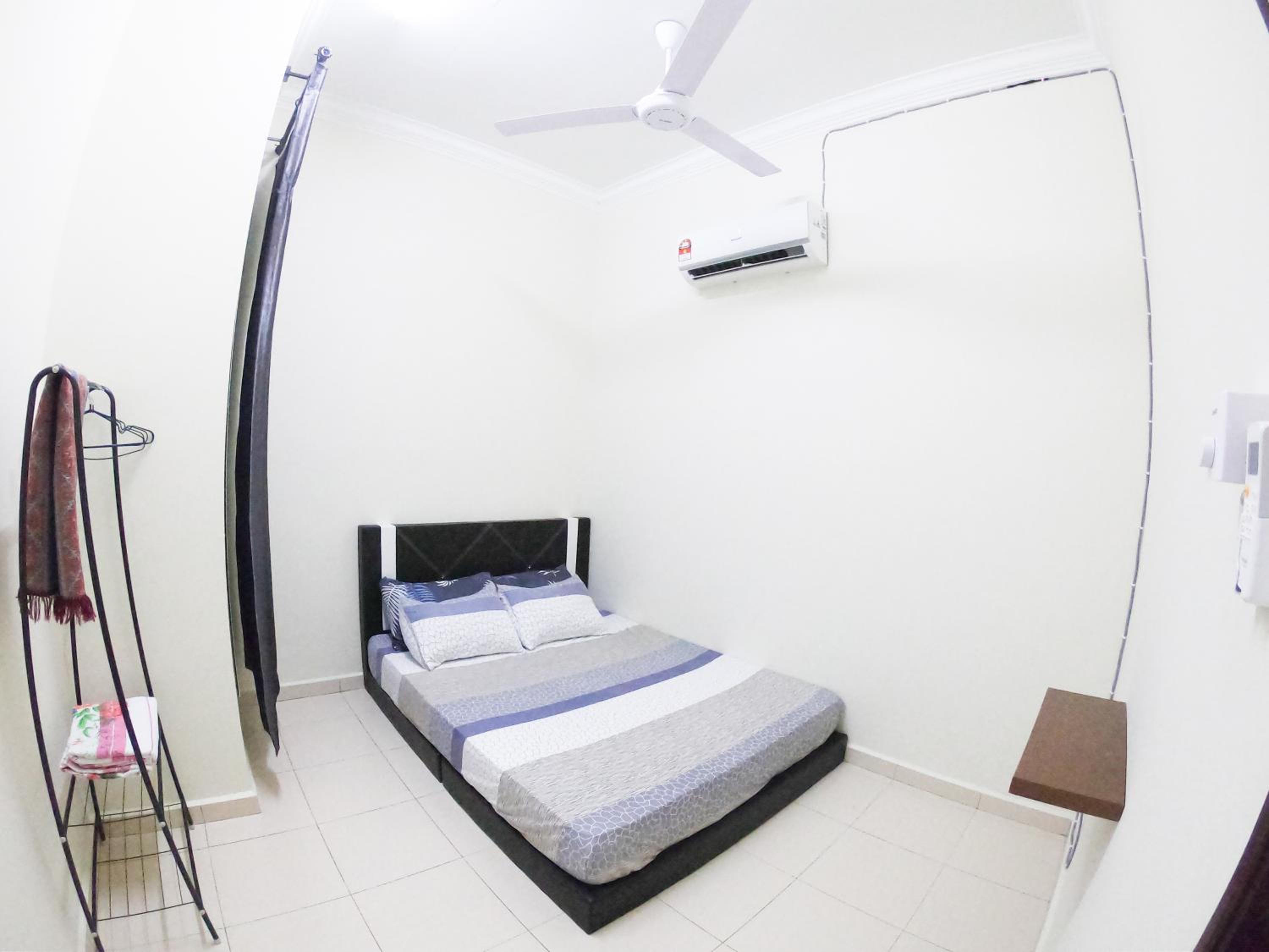 Four-Bedroom House photo 3