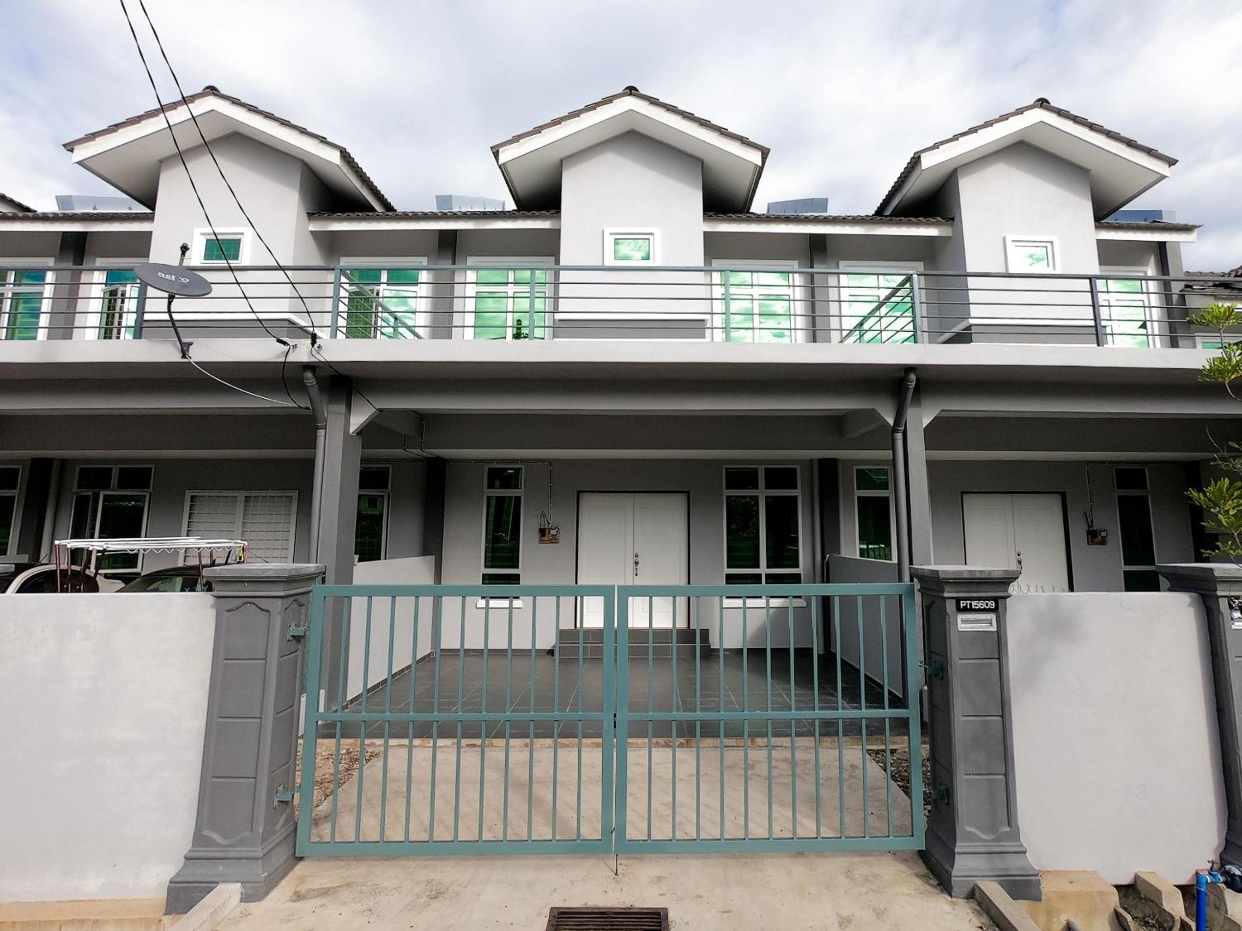 Four-Bedroom House photo 1