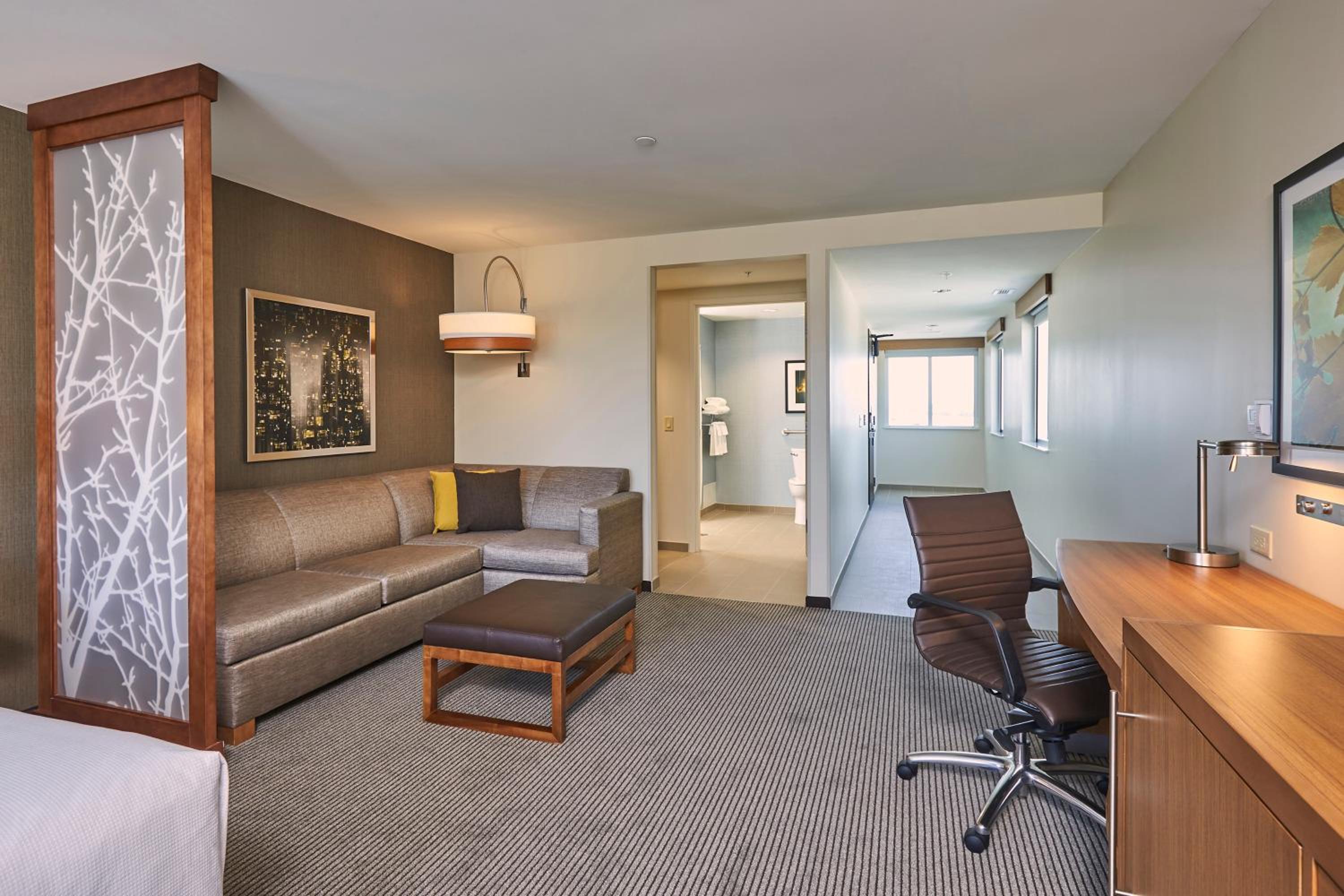 Queen Room with Sofa Bed and Roll-In Shower - Disability Access