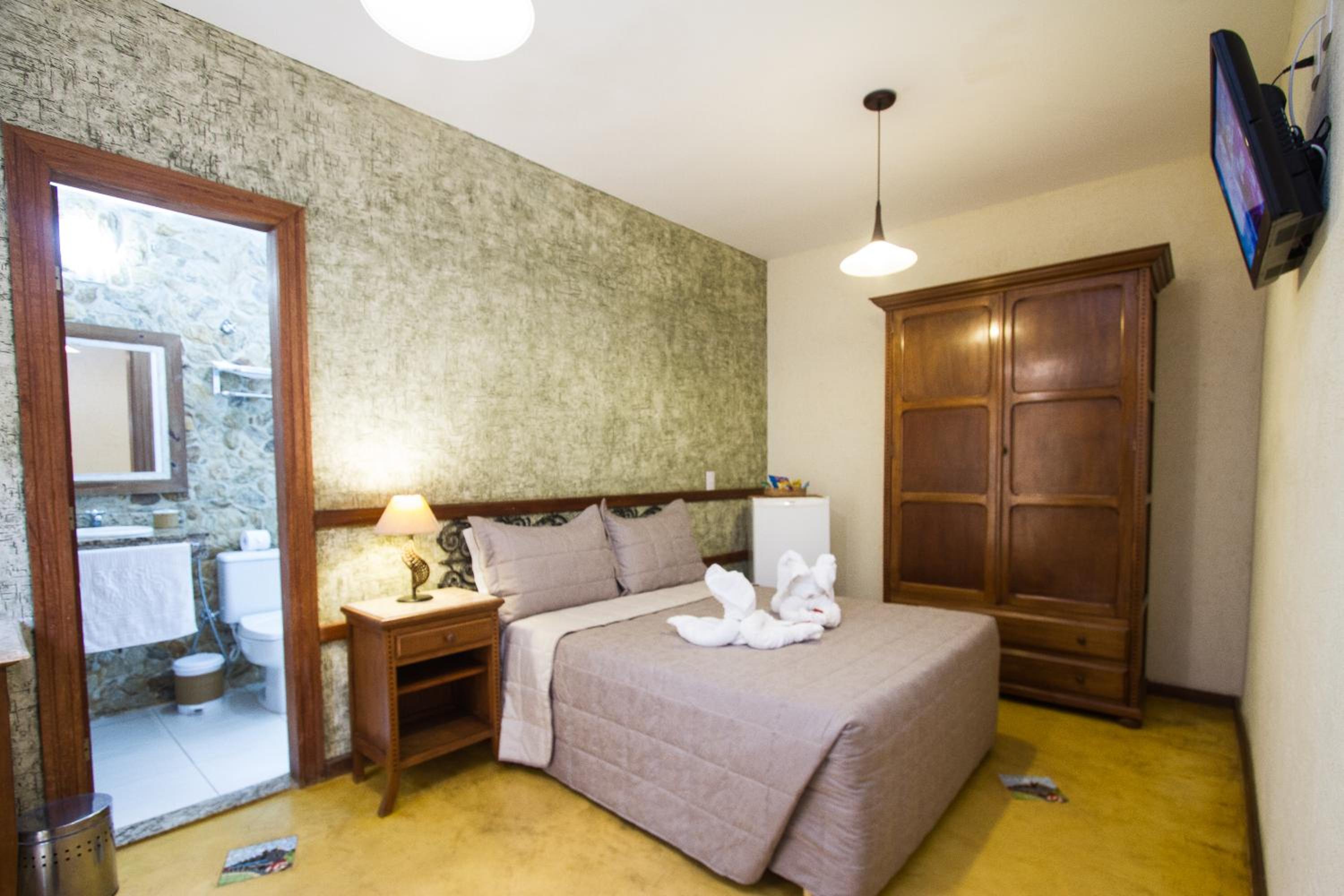 Double or Twin Room with Pool View - Photo 4