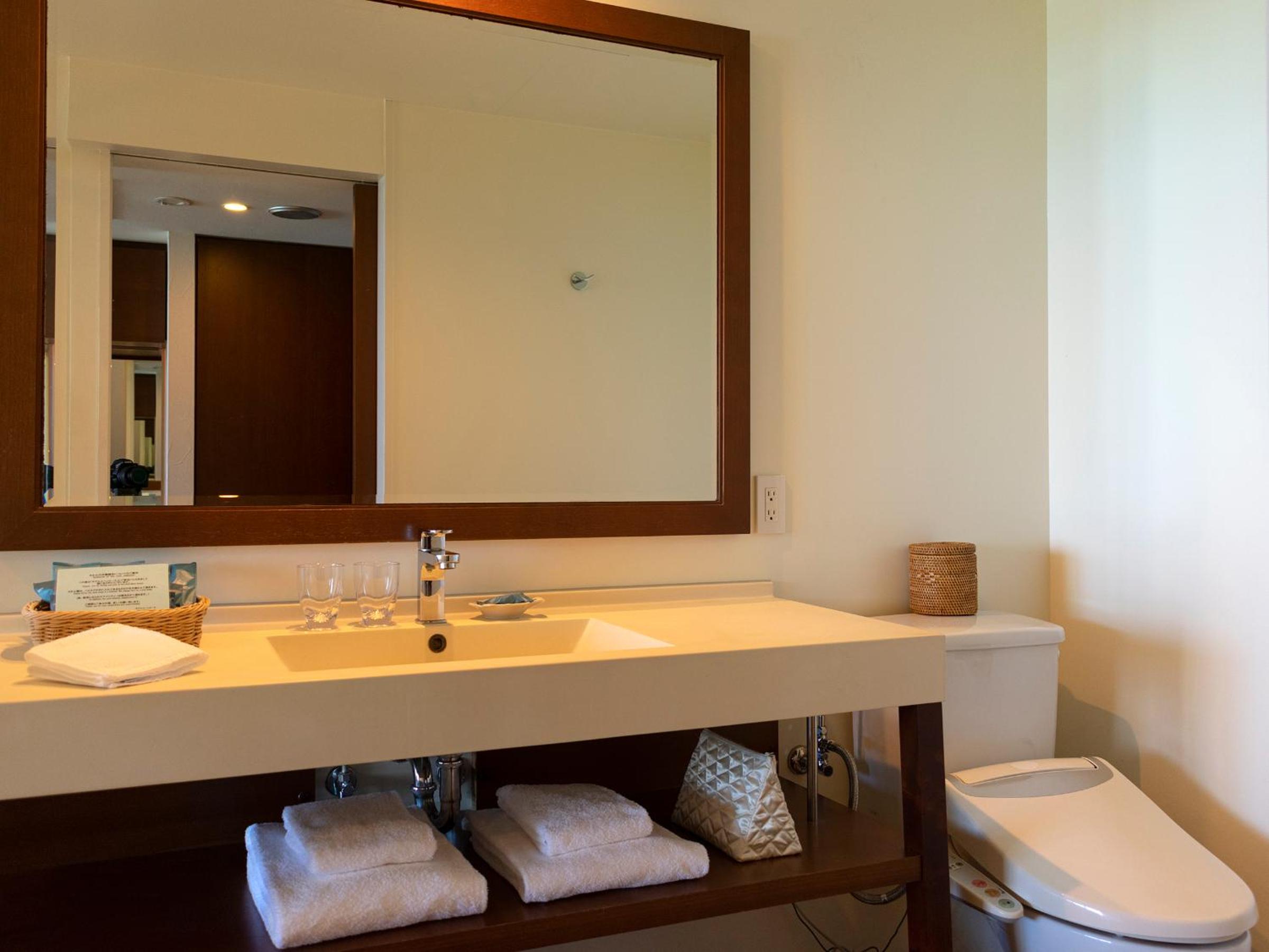Club Superior Twin Room with Ocean View and Lounge Access - Non-Smoking - Photo 13