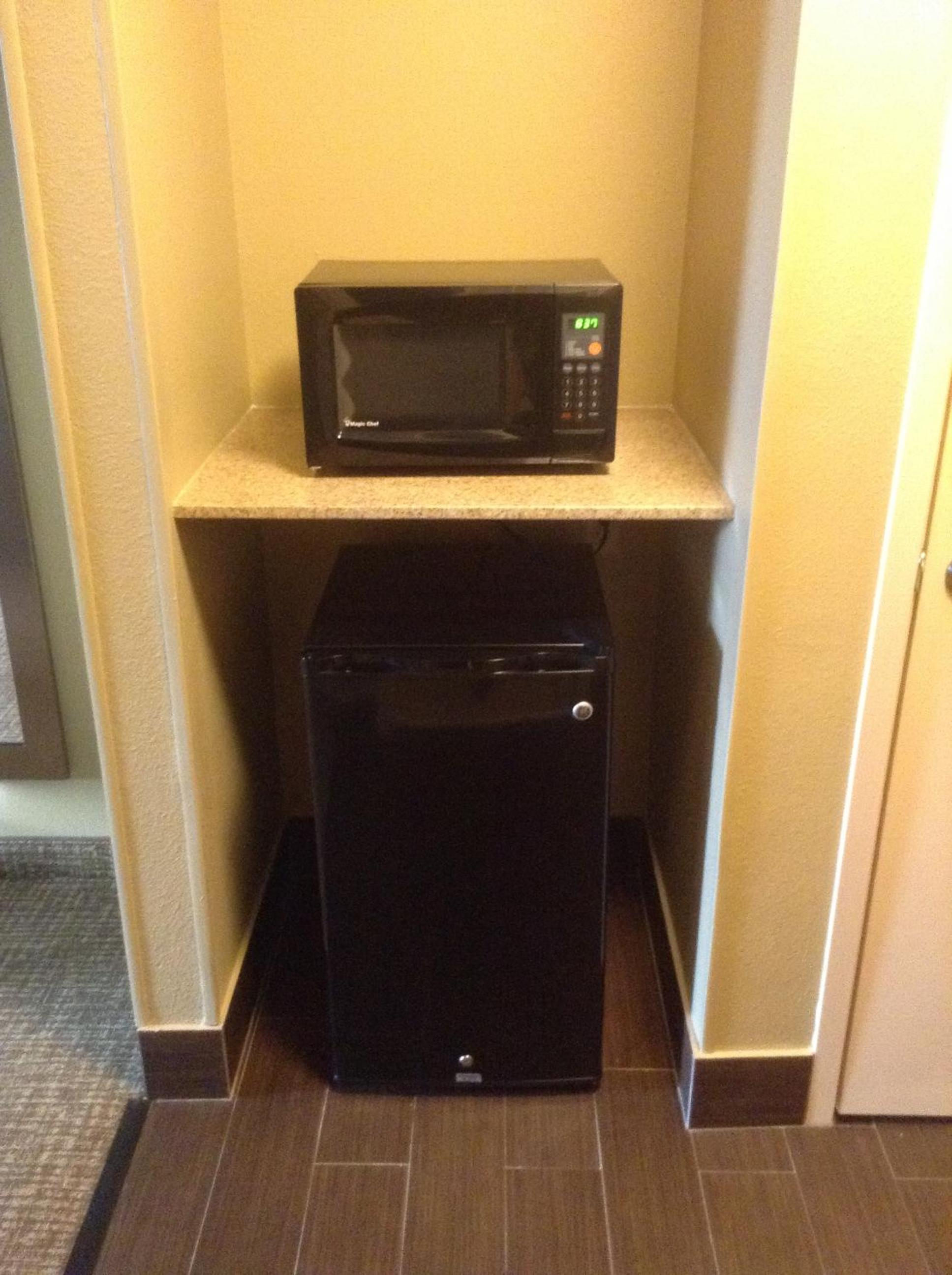 Standard King Room - Non-Smoking  - Photo 3