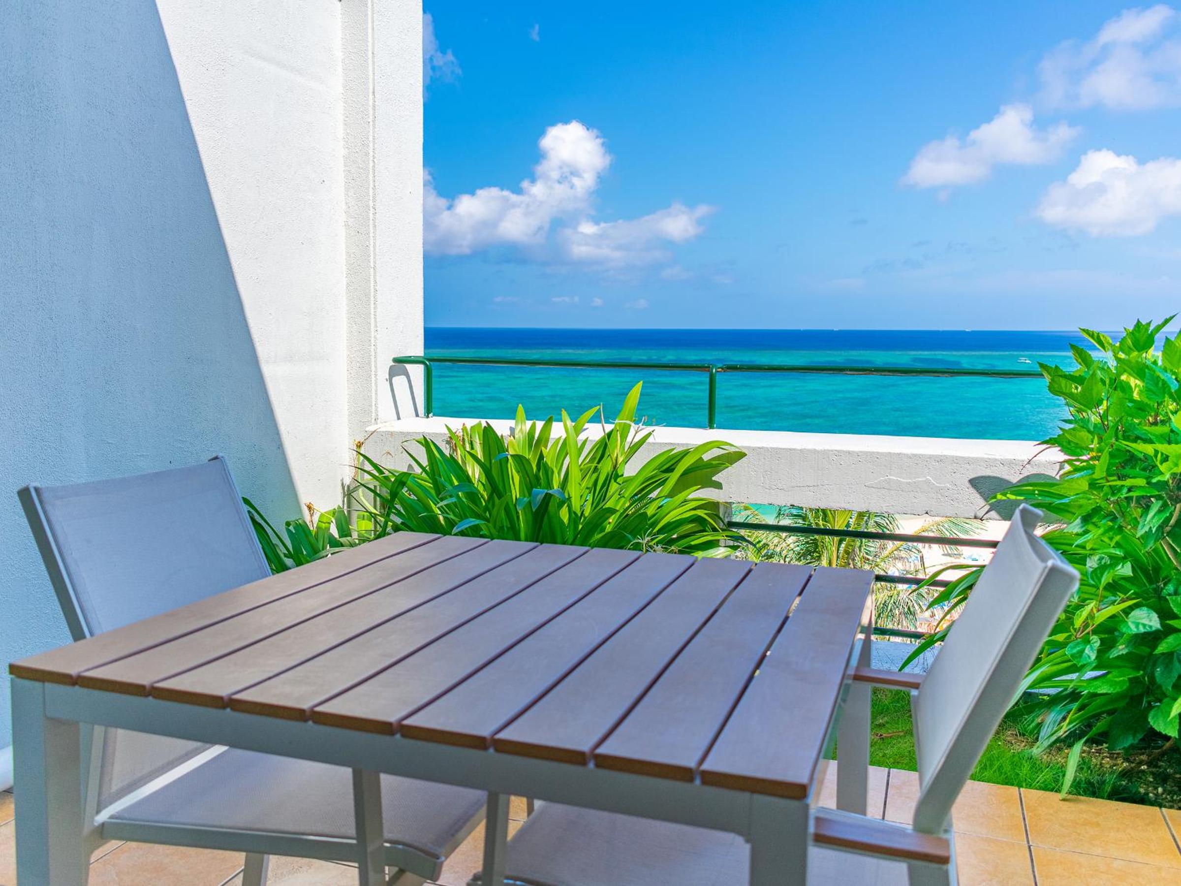 Club Superior Twin Room with Ocean View and Lounge Access - Non-Smoking - Photo 11