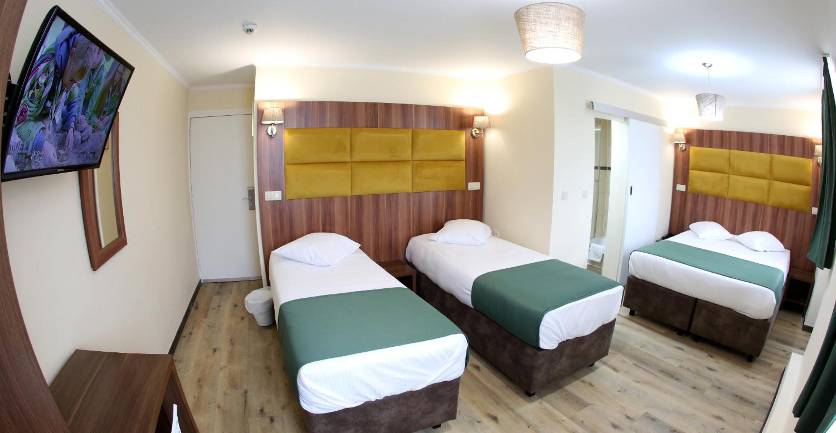 Comfort Quadruple Room - Photo 1