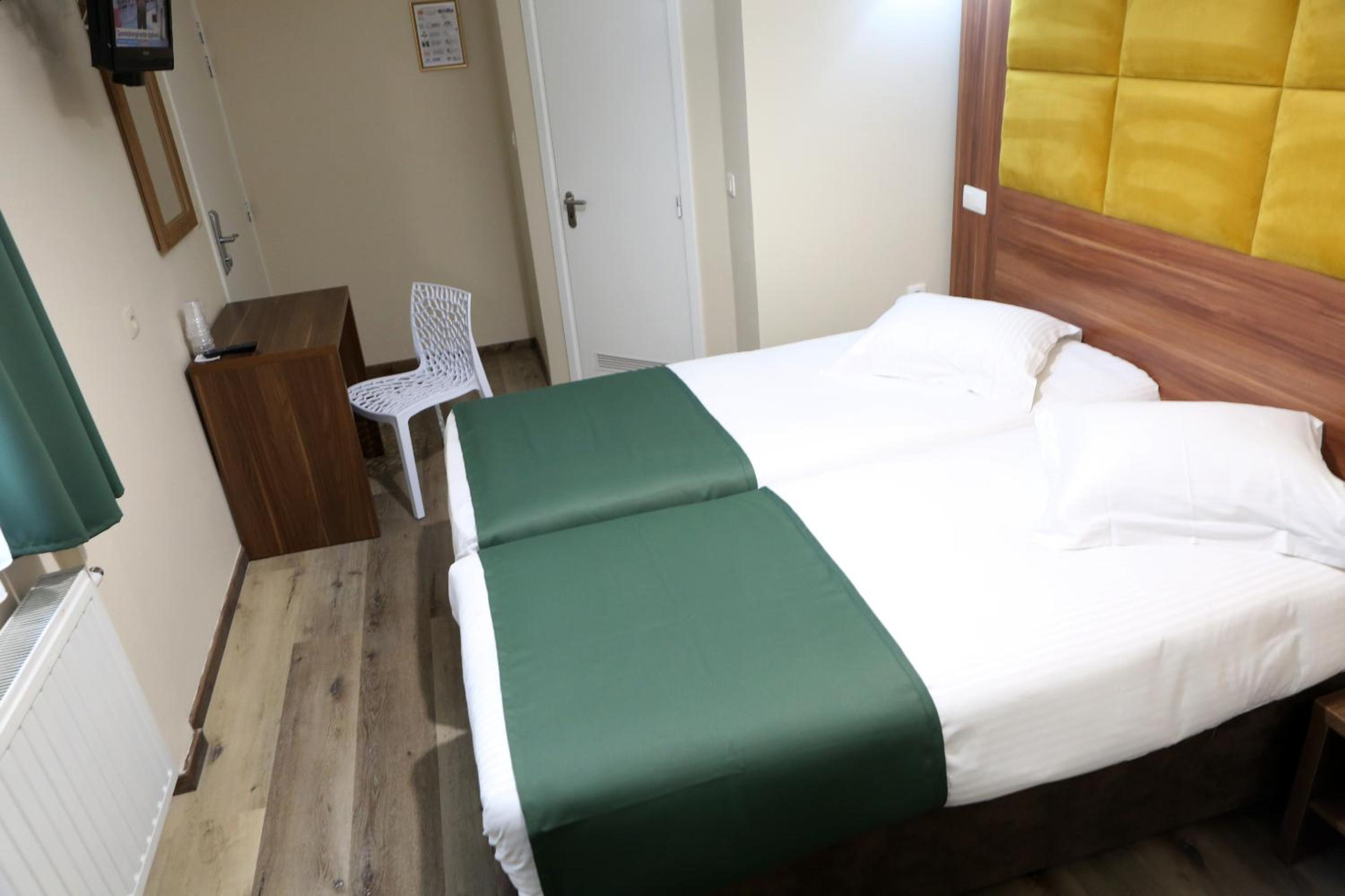 Superior Twin Room photo 3