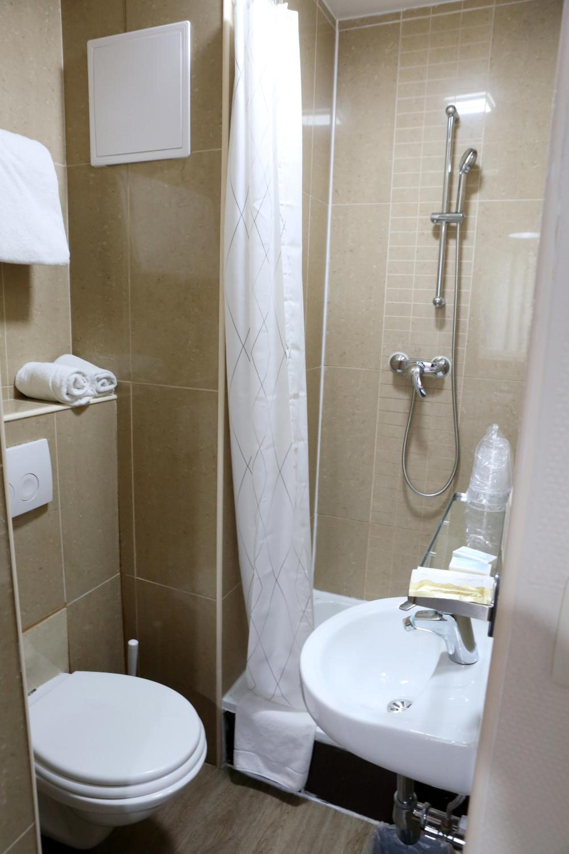 Budget Single Room photo 3