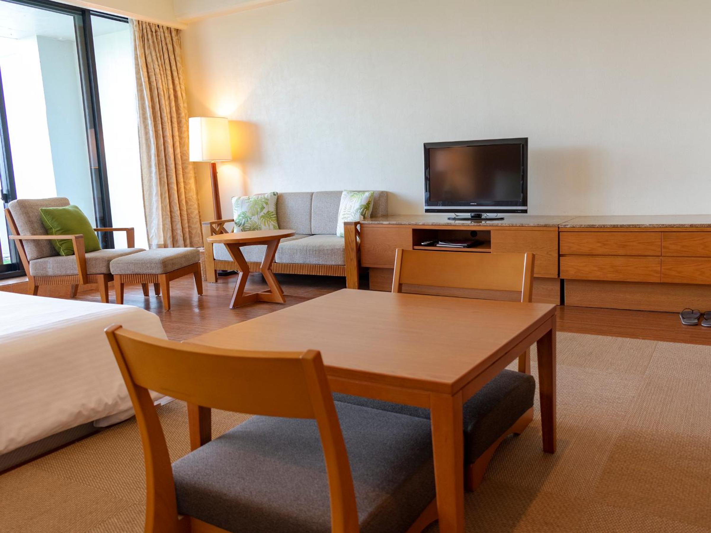 Club Luxury Room with Ocean View and Lounge Access - Non-Smoking (Futon for 3+ guests) - Photo 1
