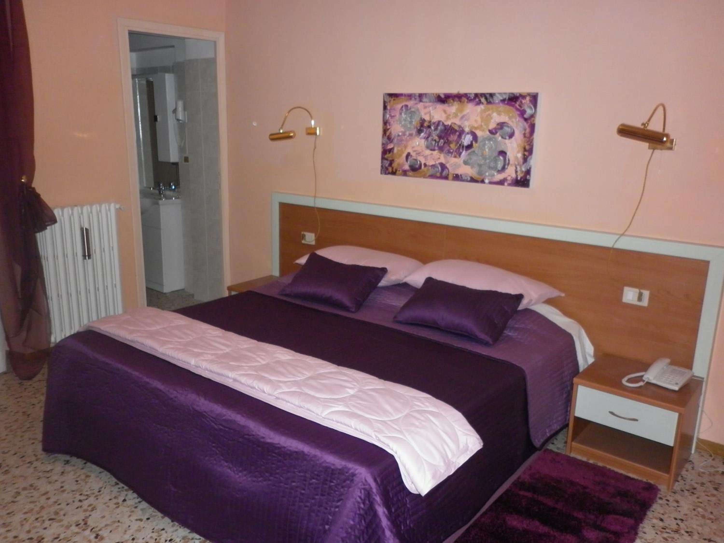 Double or Twin Room - Photo 7
