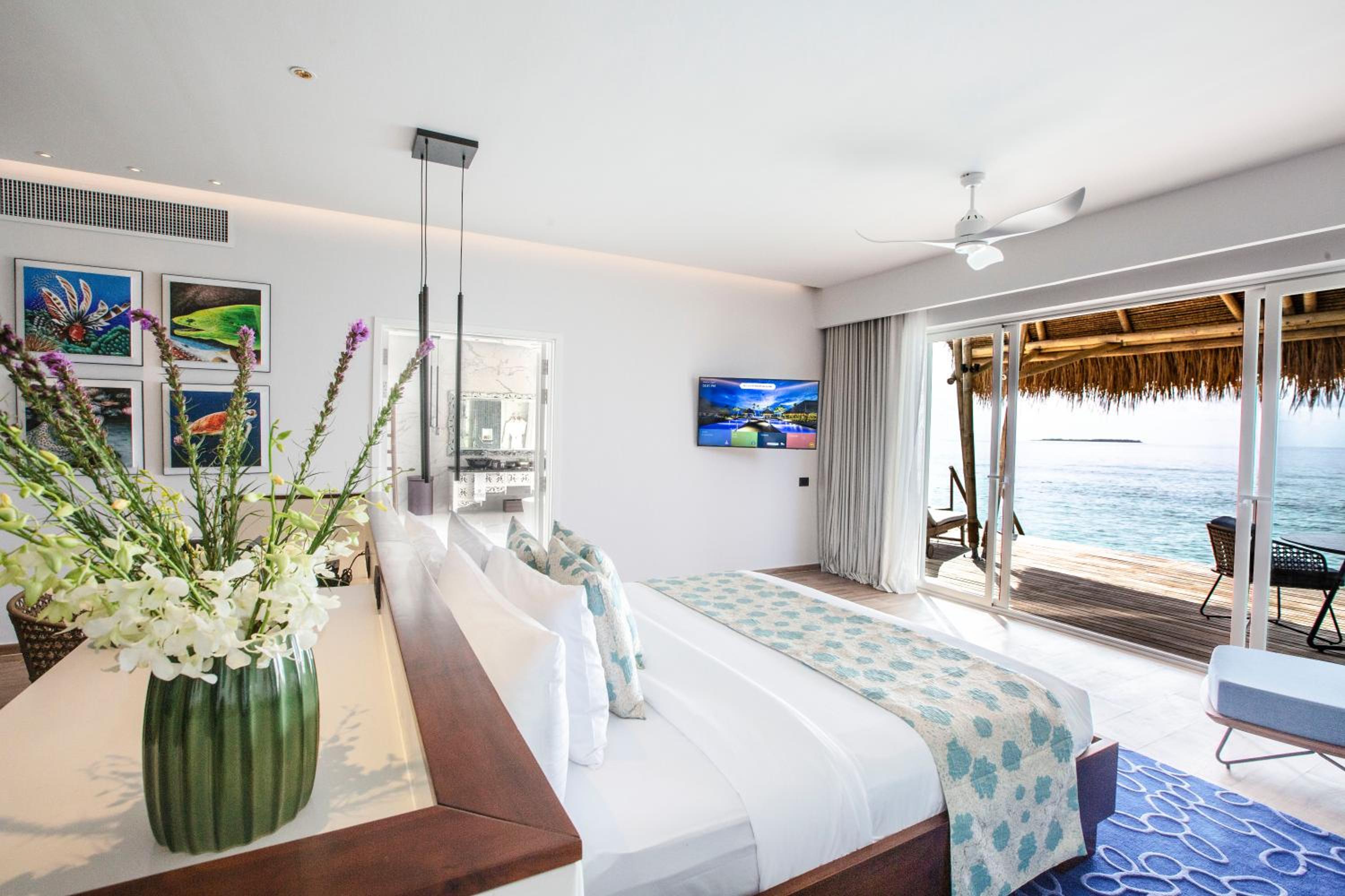 Water Villa with Jetted Tub - Photo 4