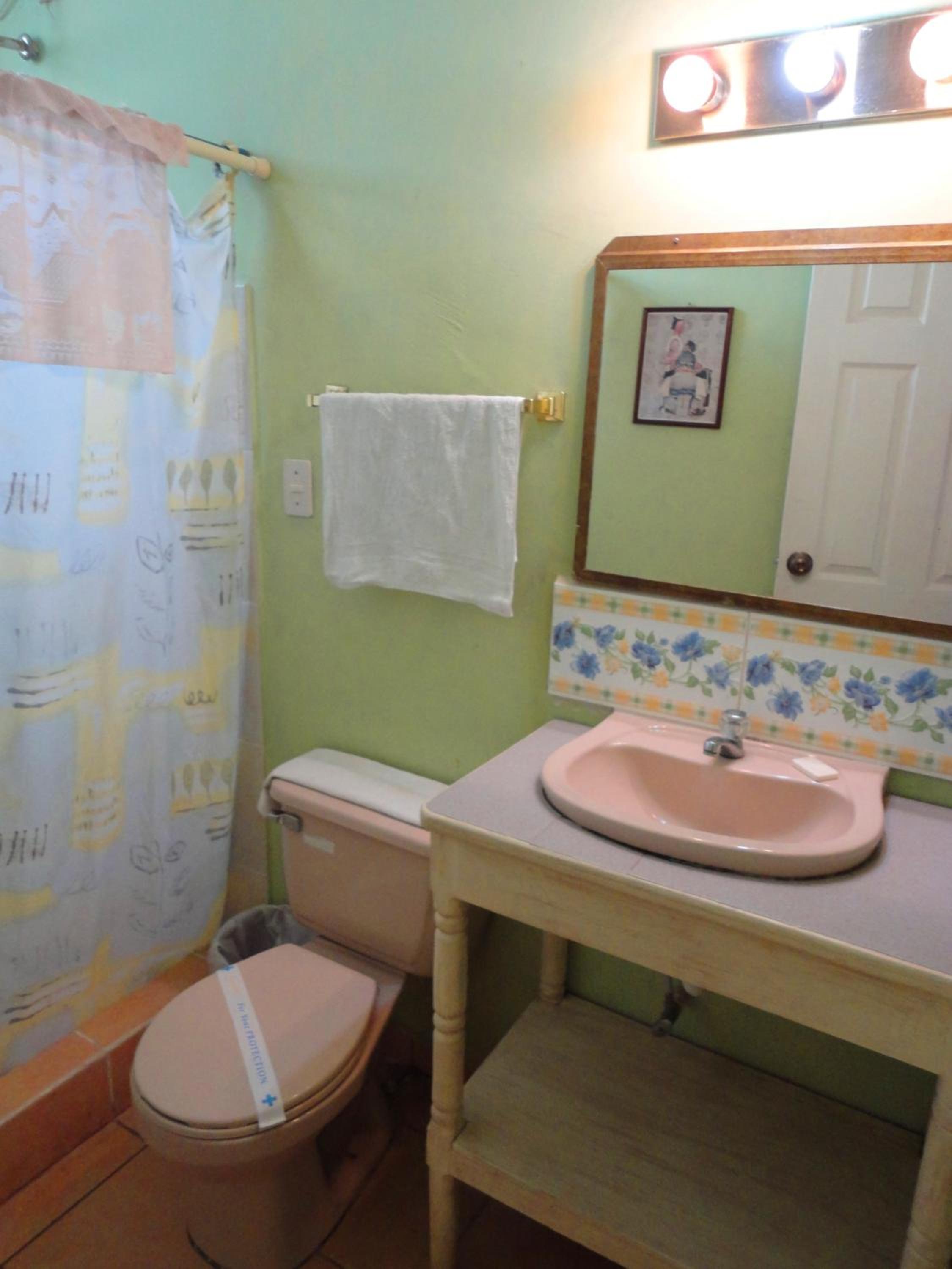 Standard Queen Room photo 2