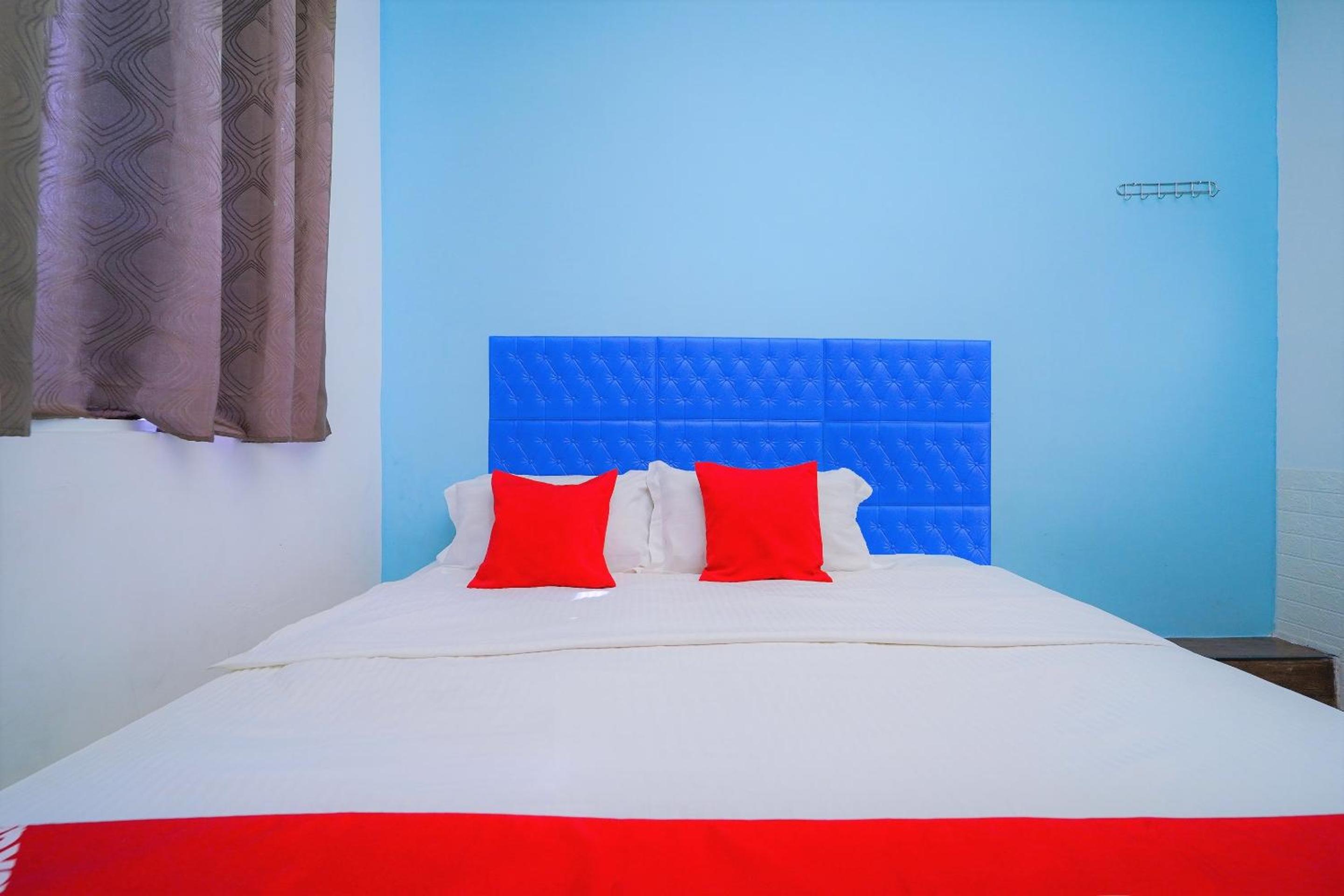 Standard King Room photo 1
