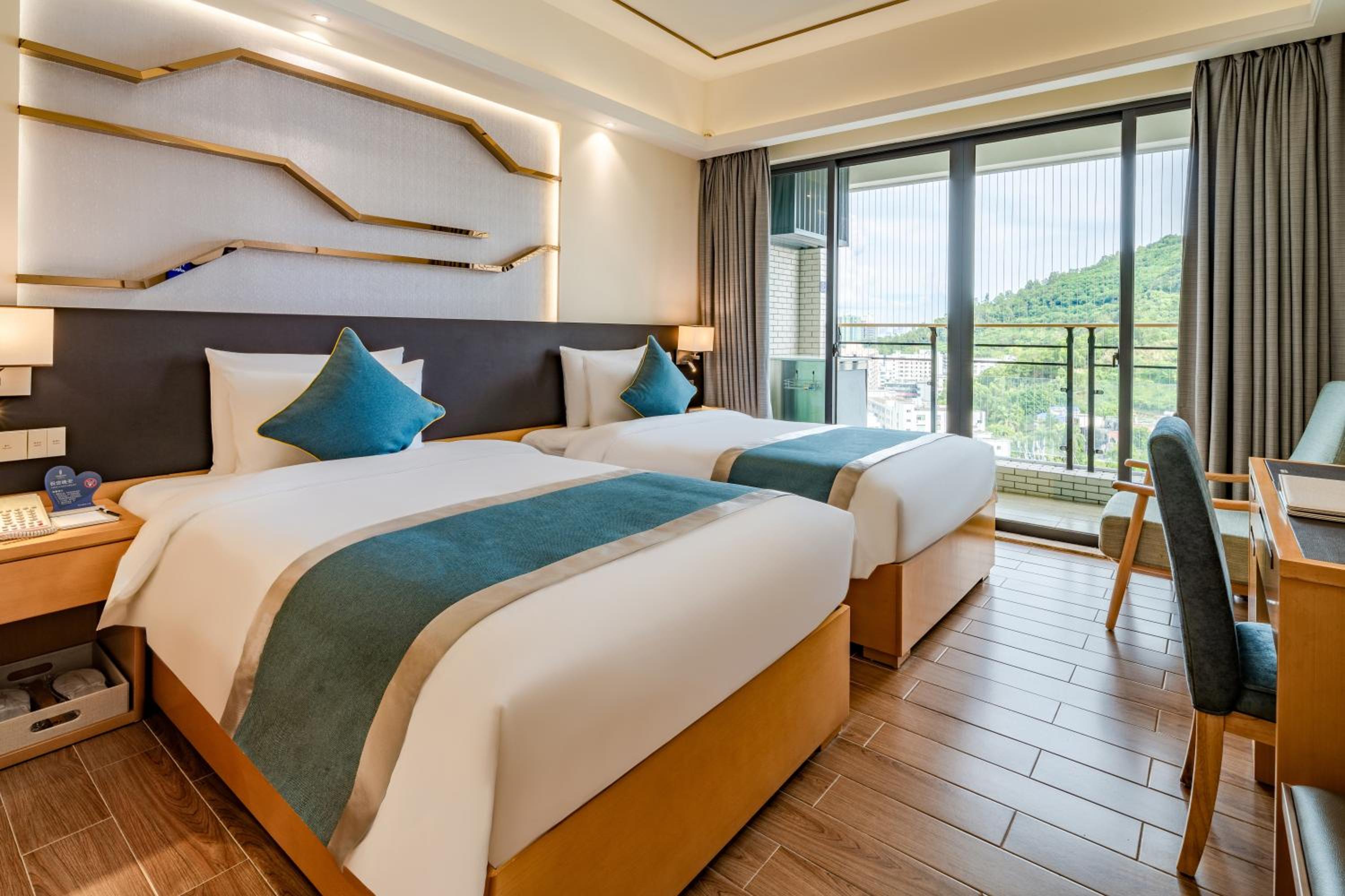 Deluxe Twin Room