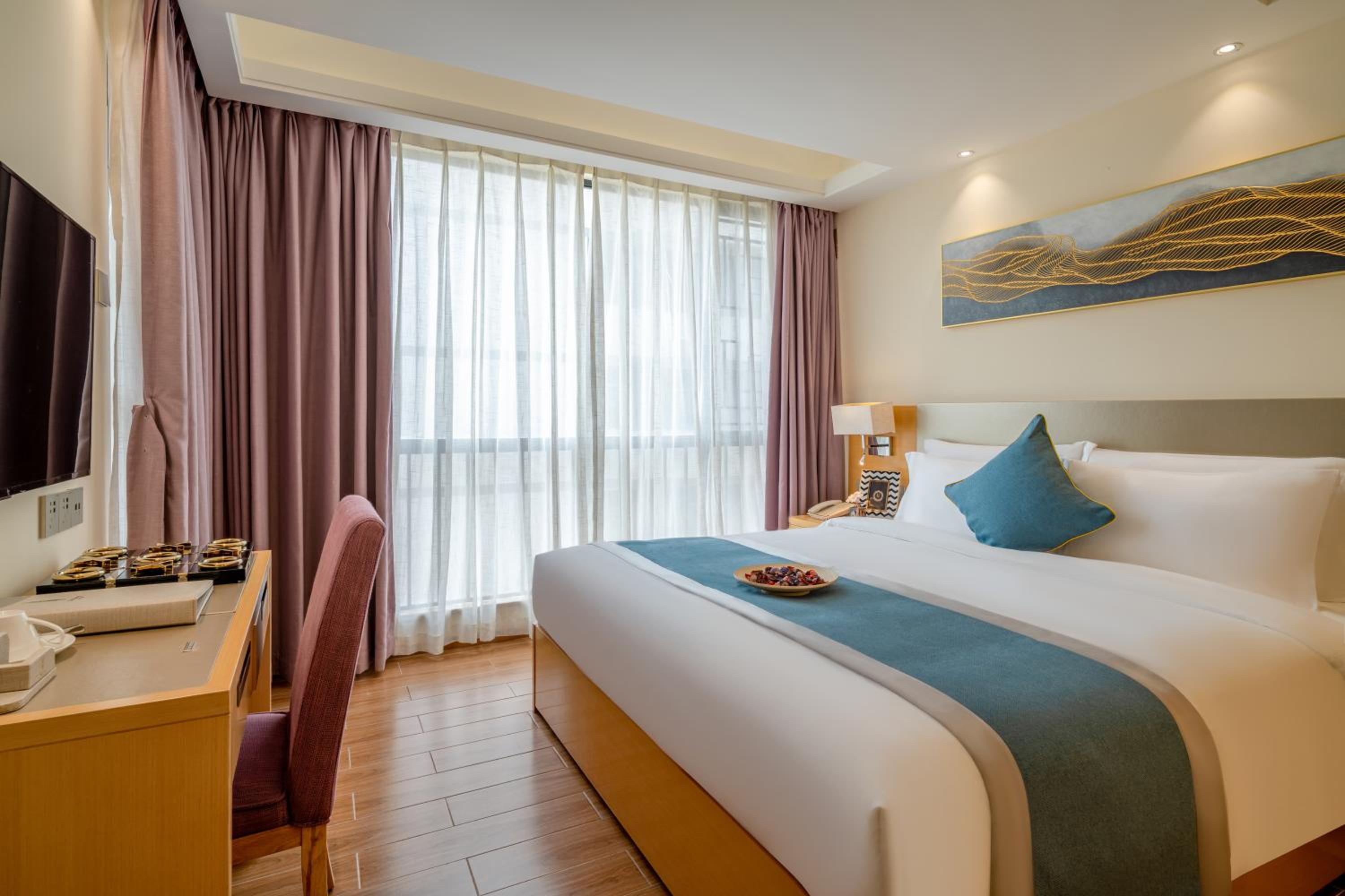 Deluxe Three-Bedroom Suite