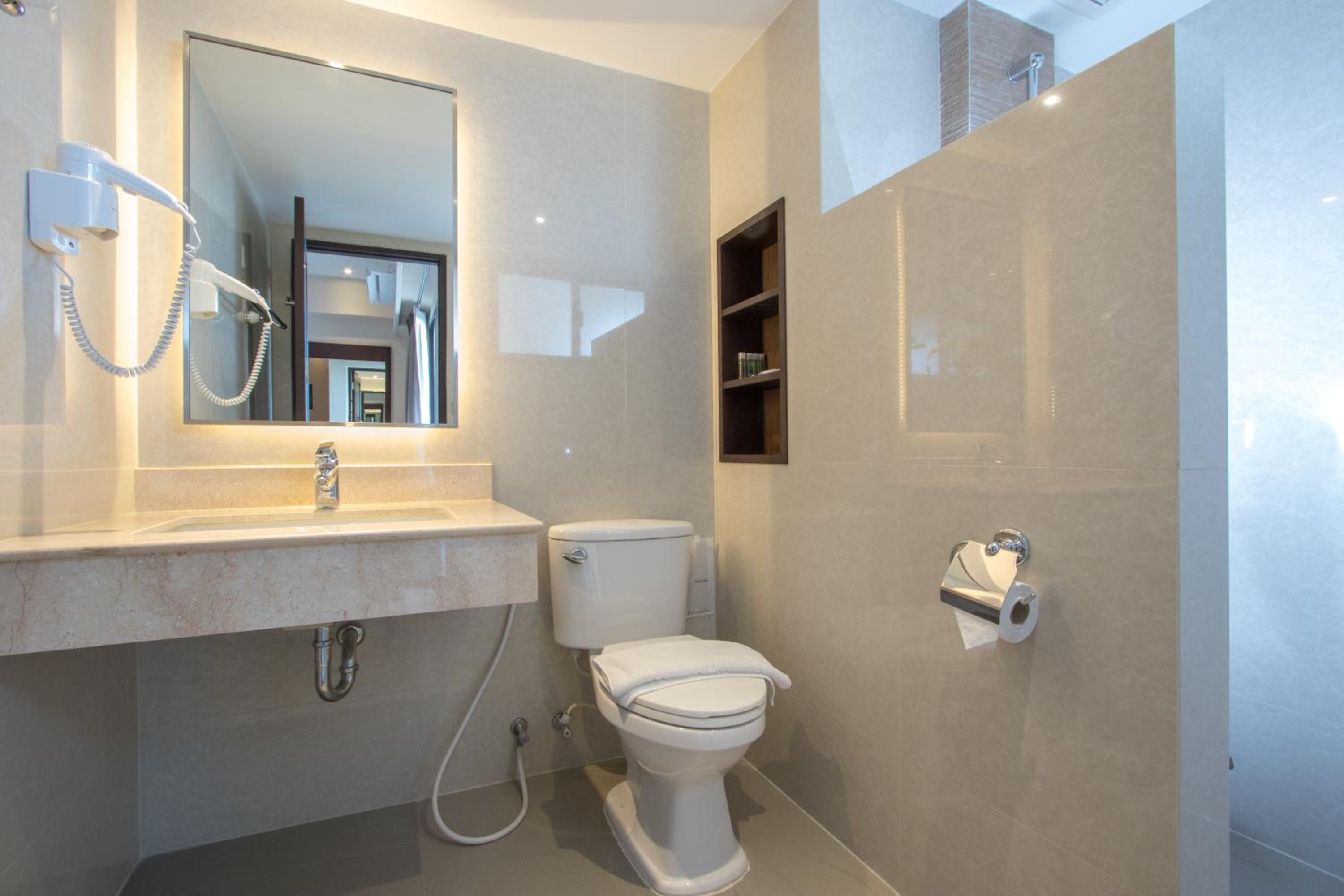 Deluxe Double or Twin Room photo 2