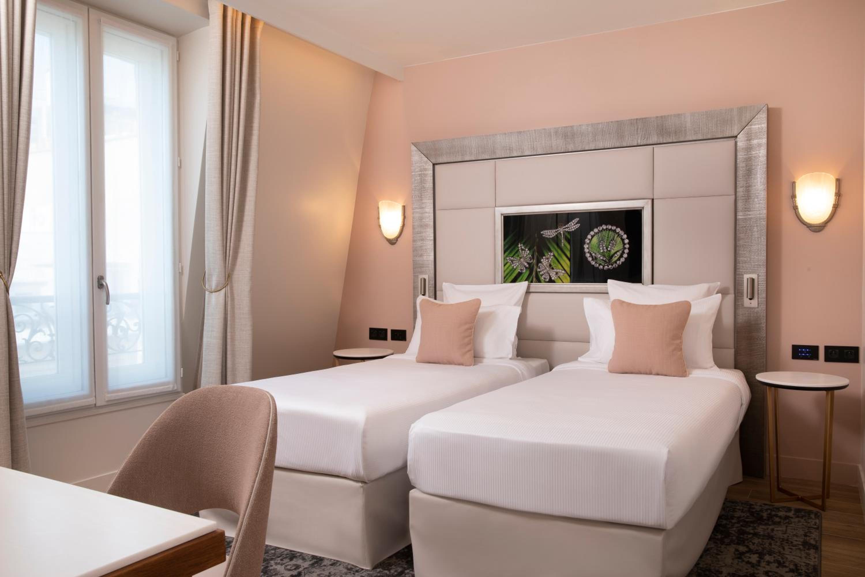 Deluxe Double or Twin Room photo 2
