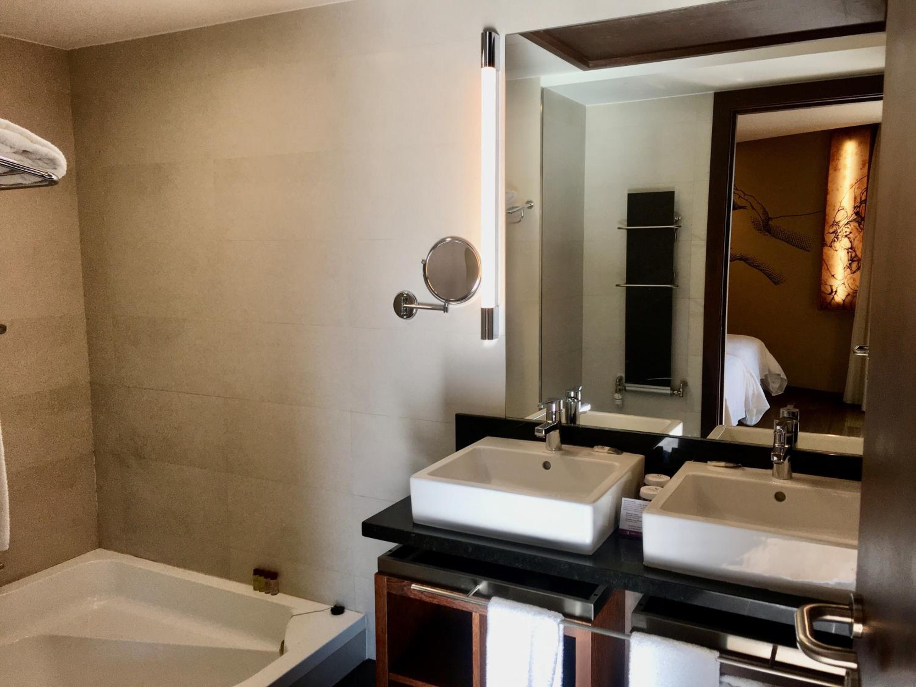 Junior Suite with Fireplace - Photo 18