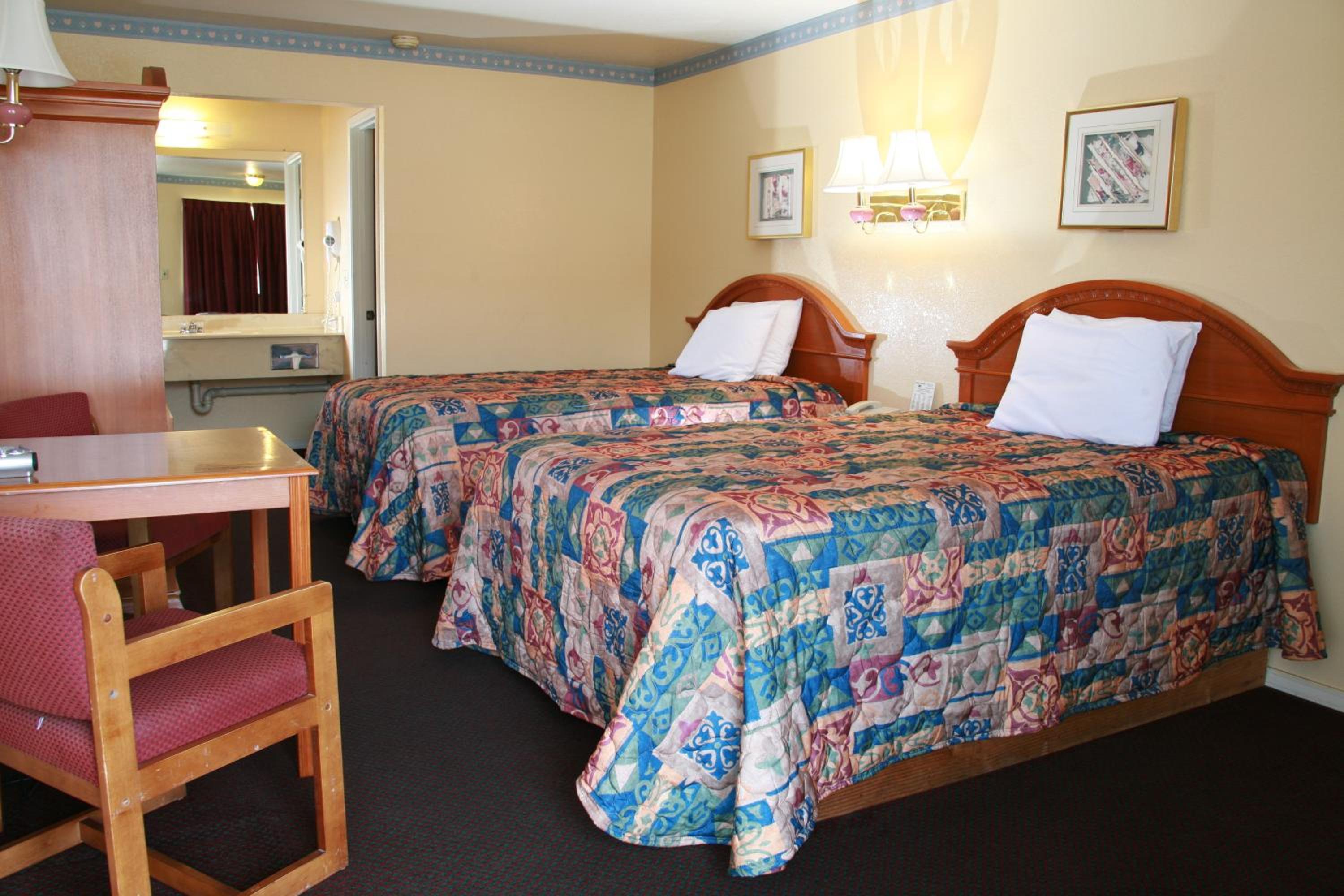 Double Room with Two Double Beds - Non-Smoking photo 2