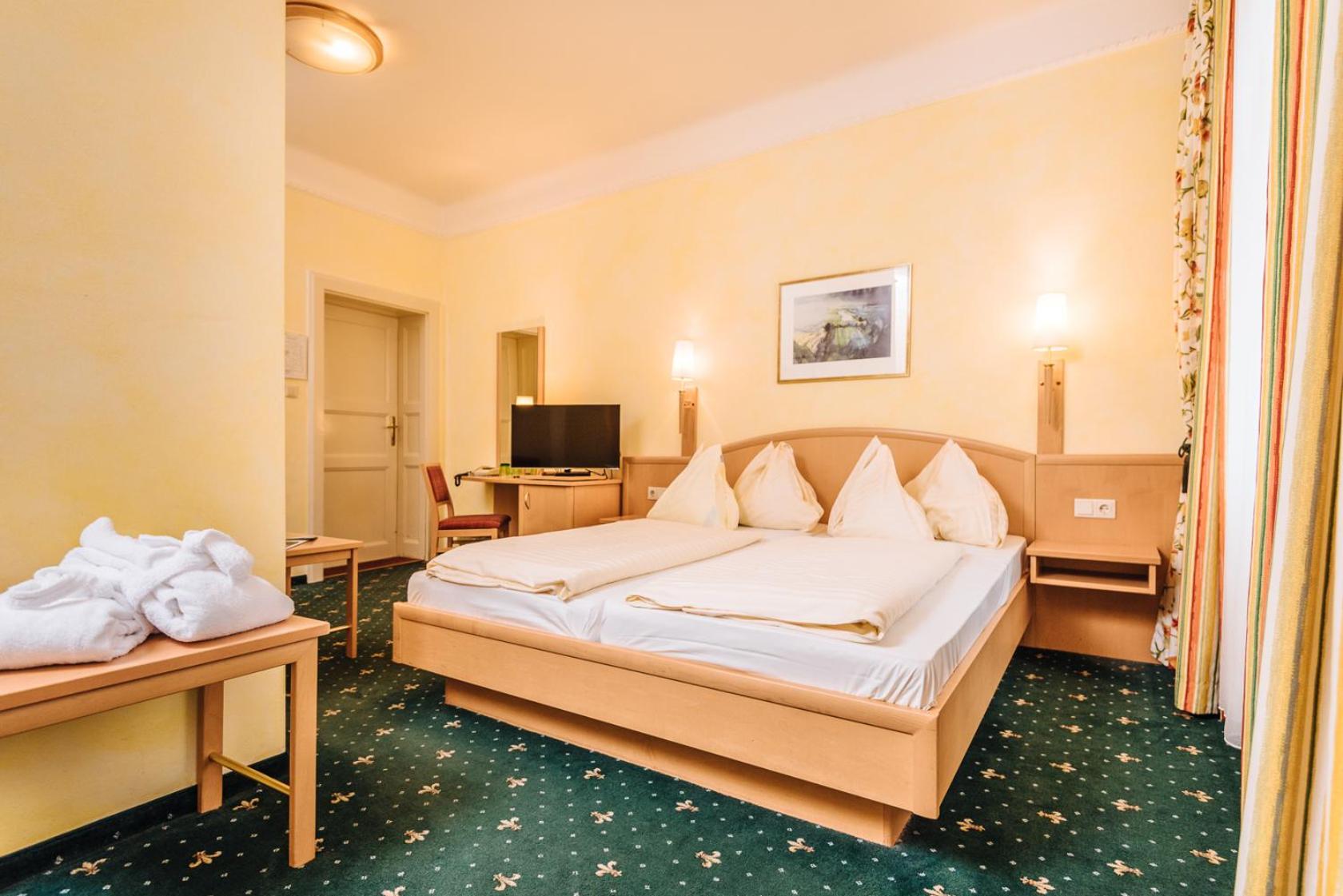 Deluxe Double Room - Photo 1
