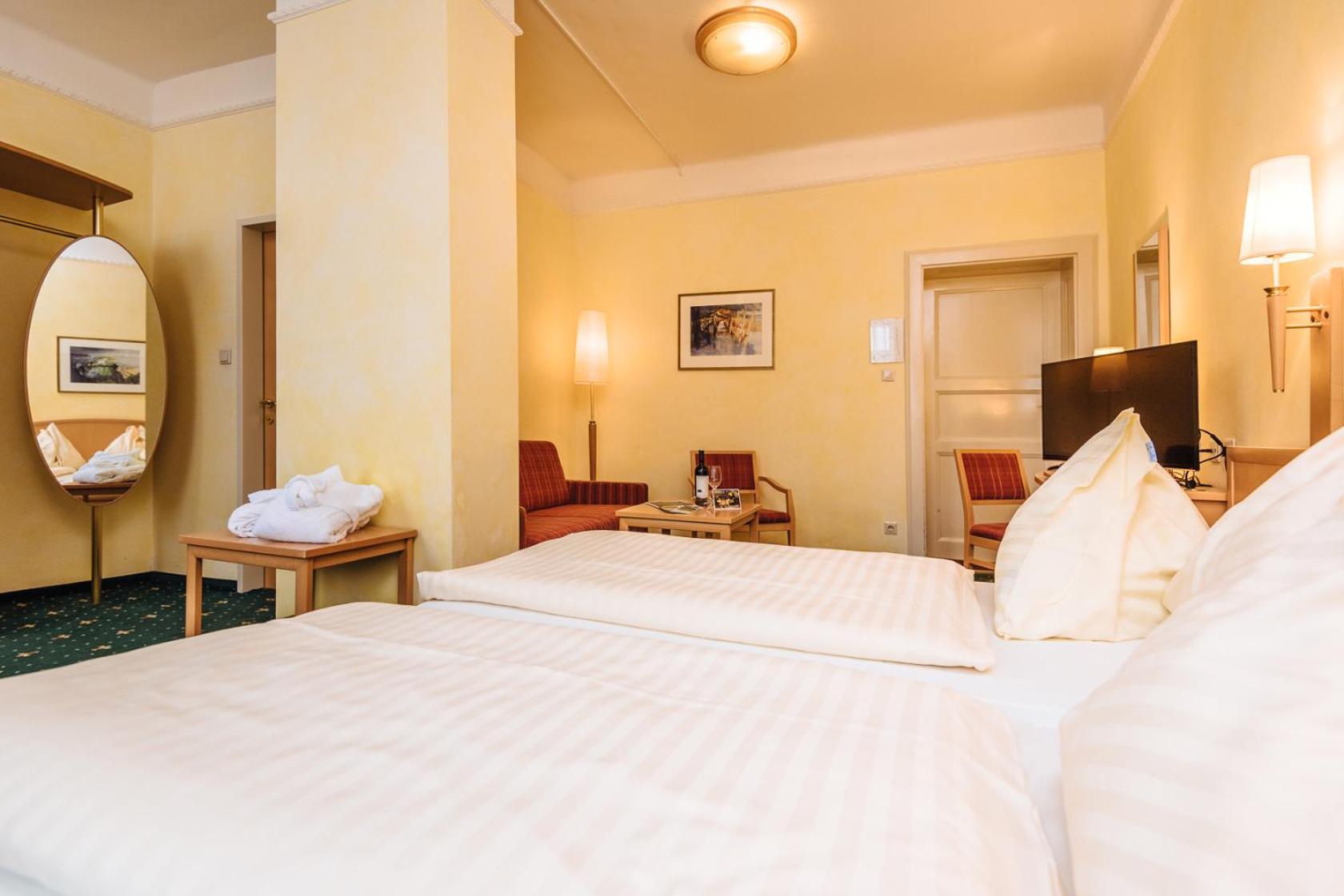 Standard Double Room - Photo 5
