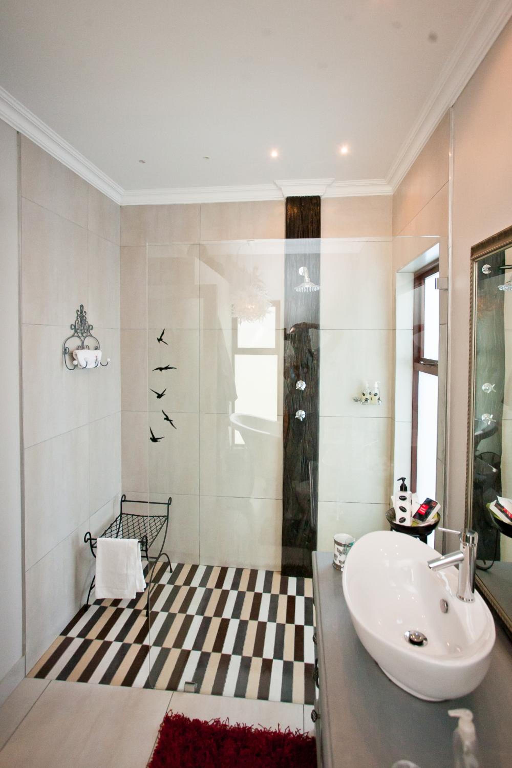 Superior King or Twin Room - Photo 3