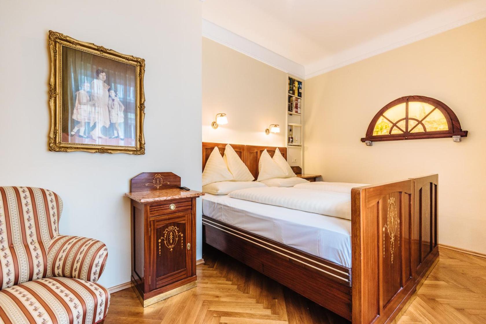 Deluxe Double Room - Photo 17