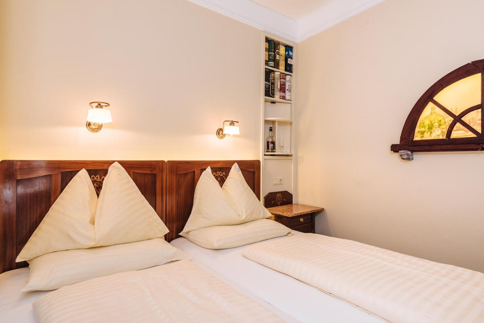 Deluxe Double Room - Photo 18