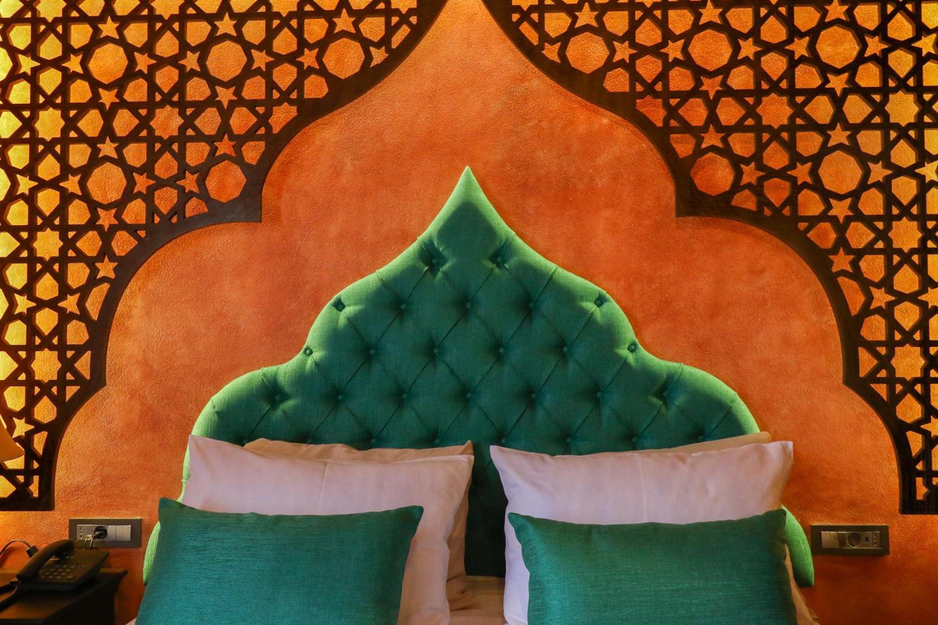 Classic Double Room with View - Photo 8