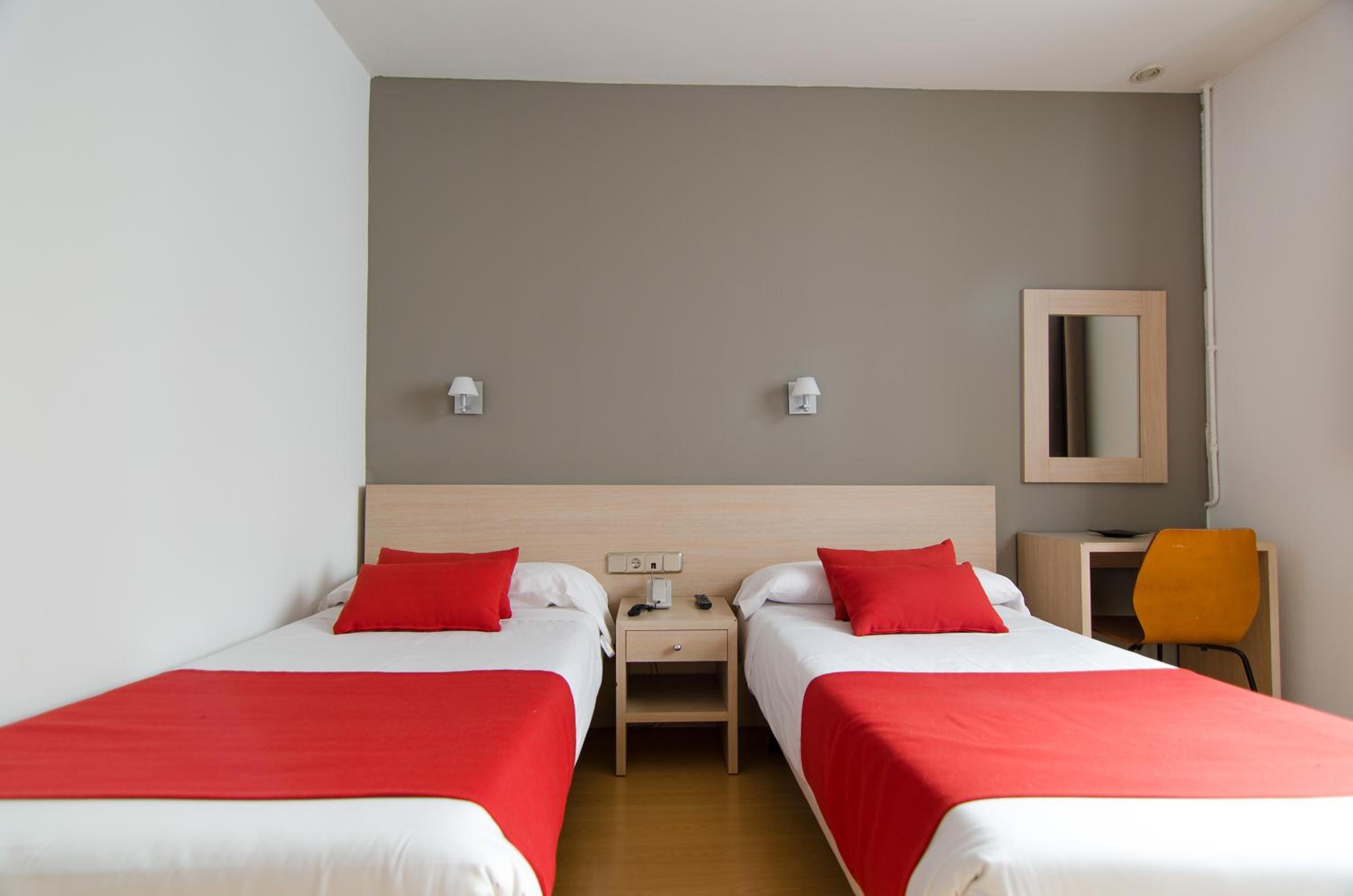 Double or Twin Room photo 3