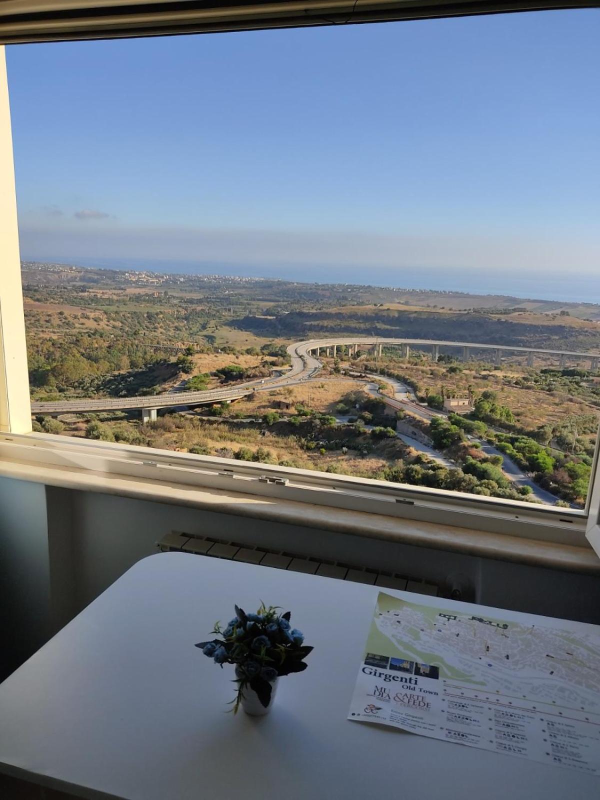 Double Room with Sea View - Photo 7